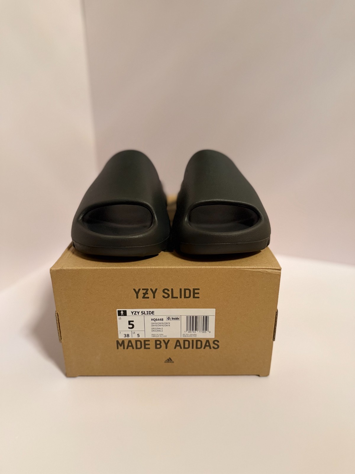Adidas Yeezy Slide Onyx Size 5 (100% Authentic) HQ6448
