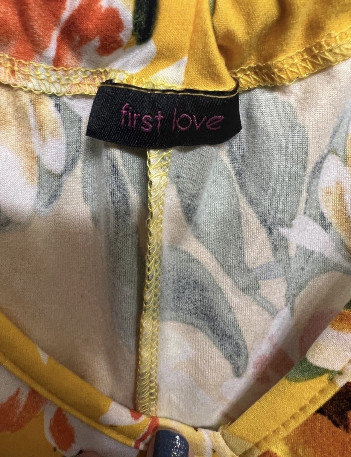 First Love Women’s Yellow Floral V-Neck Sleeveless Pullover Tank Top Size 2X