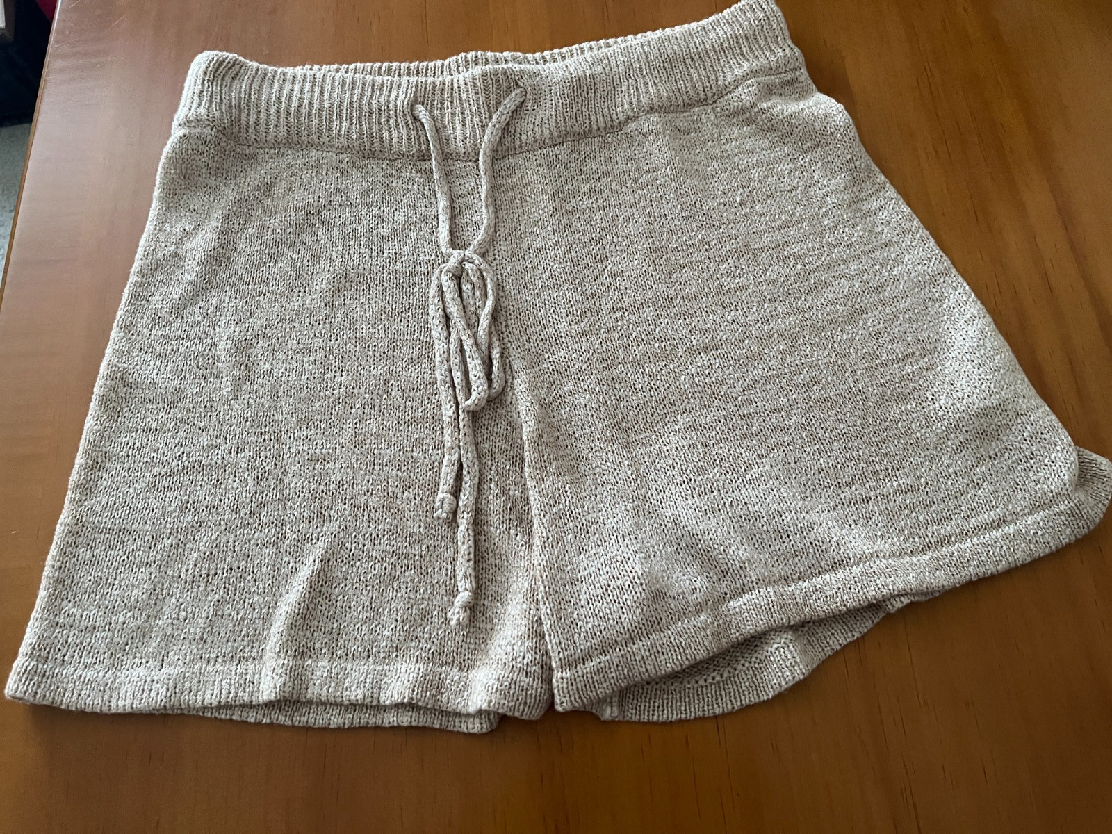 ONE GREY DAY LIGHT BROWN DRAWSTRING SWEATER SHORTS ACRYLIC 60% NYLON 40% SZ 6
