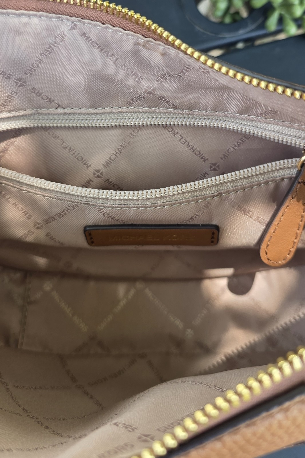 Michael Kors Tan Pebbled Crescent Medium Shoulder Bag Zip/Magnetic Gold Hardware