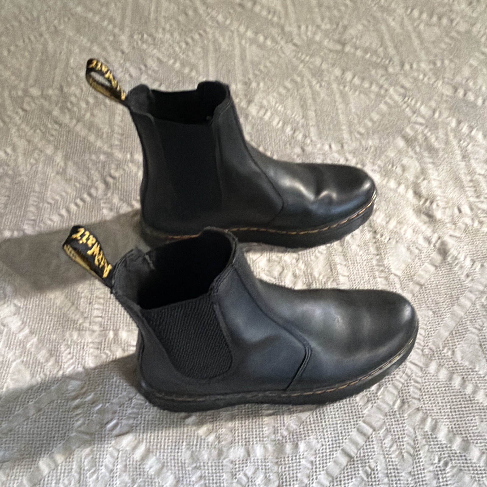 Dr. Martens AirWair Women’s Black Leather Chelsea Ankle Boots US 7 UK 6 EU 39