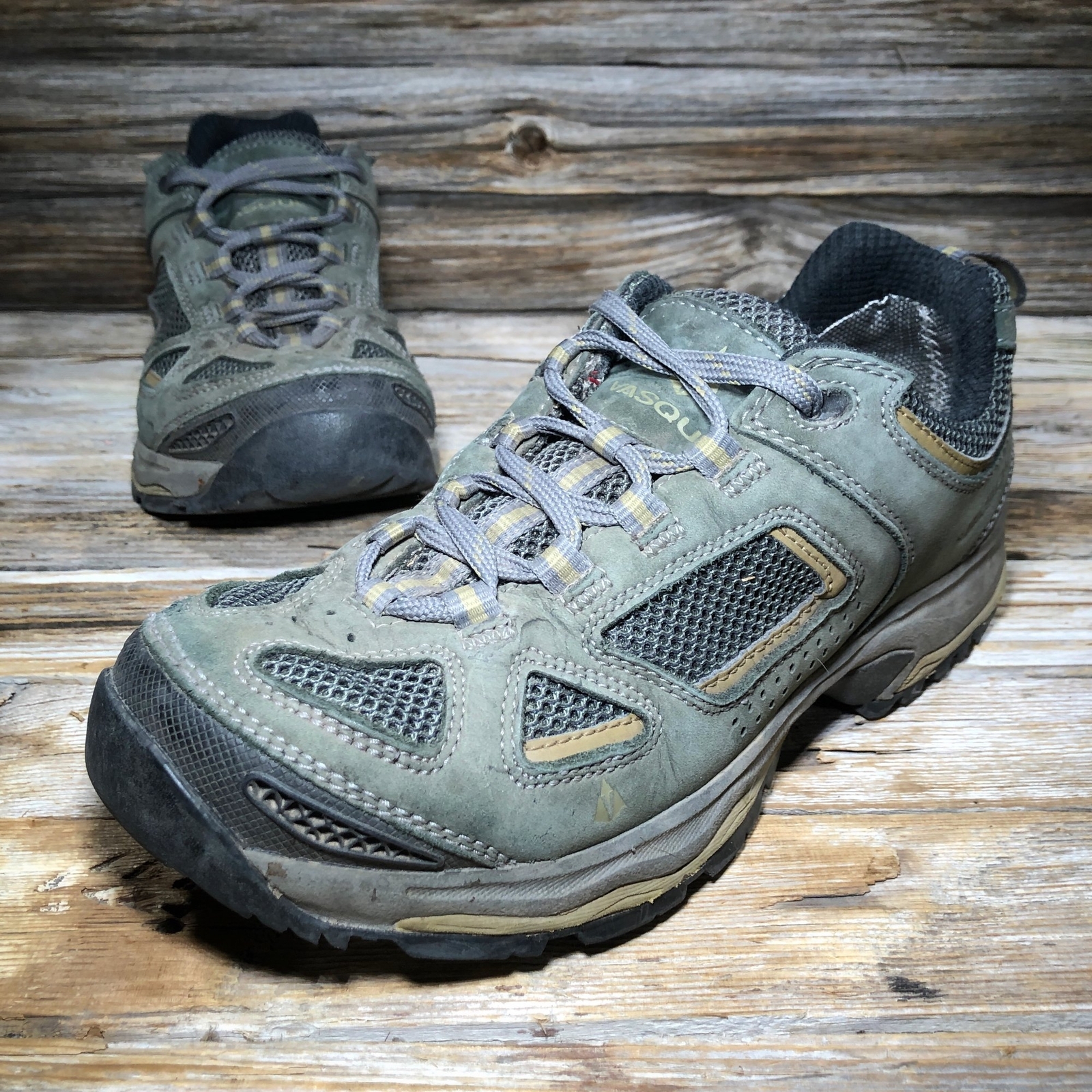 Vasque 7196 Breeze III Low Vibram Outdoor Waterproof Boots Men US 7, UK 6, EU 39