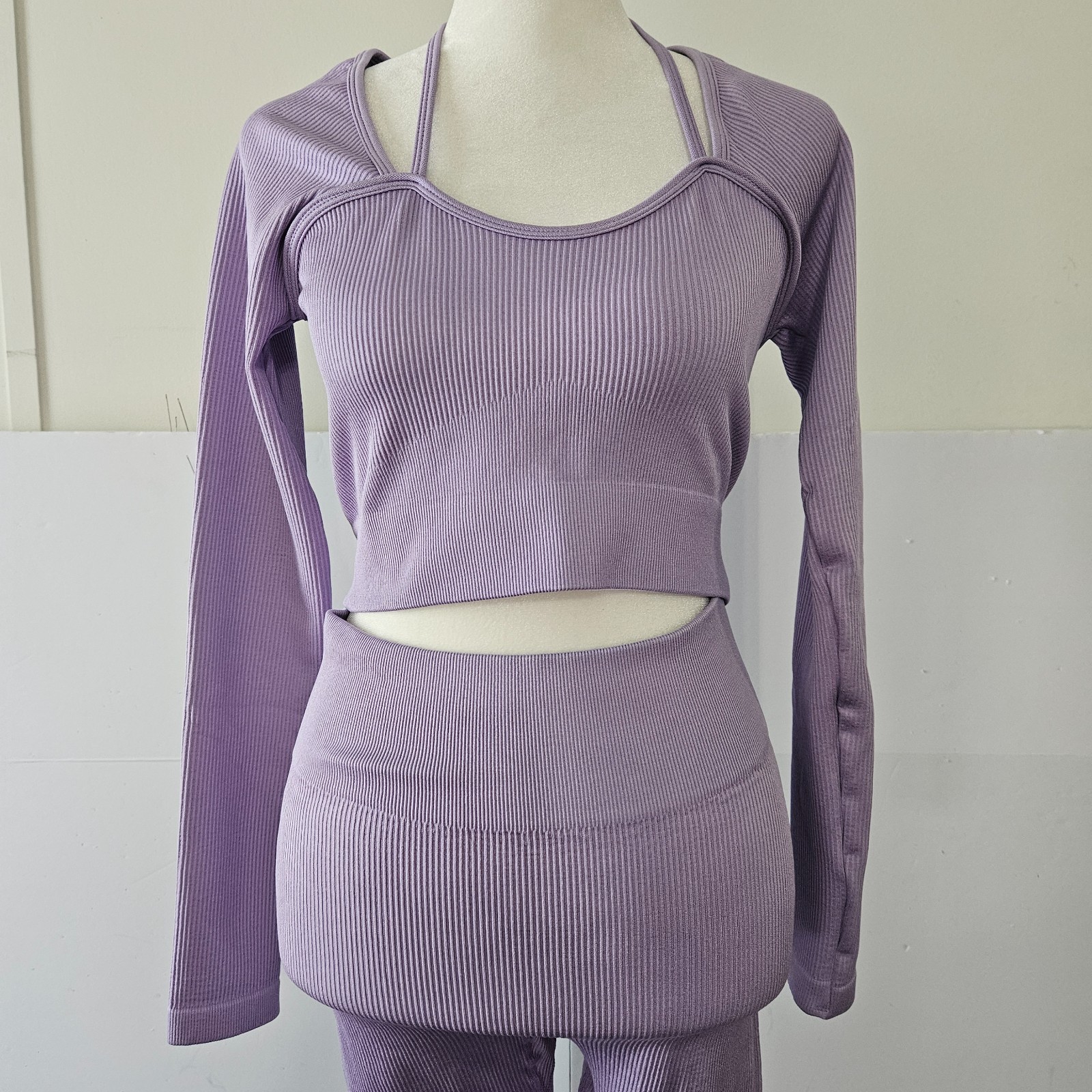 2-Piece Spandex Size OS Light Purple Ribbed Long-Sleeved Crop Top and Matching L