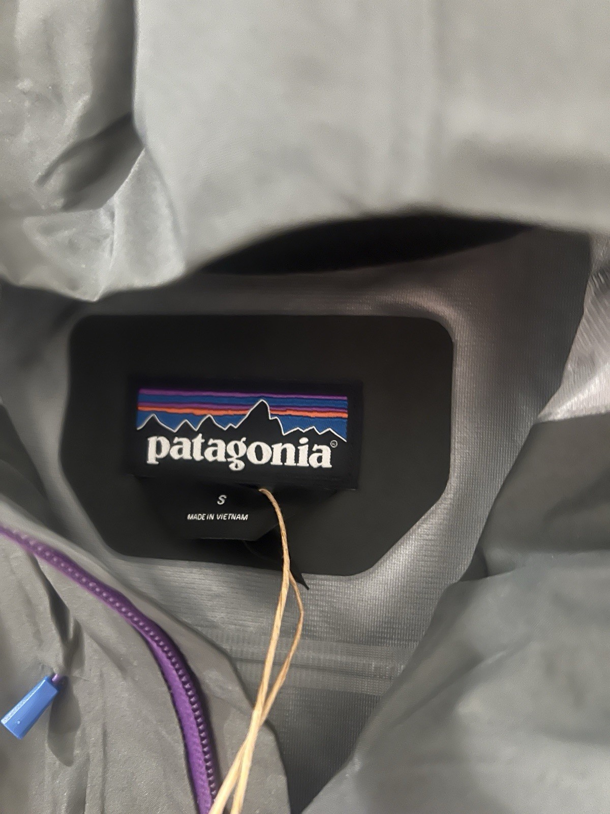 NEW PATAGONIA MENS TRIOLET Goretex Rain Snow Travel Weather Proof JACKET Mens S