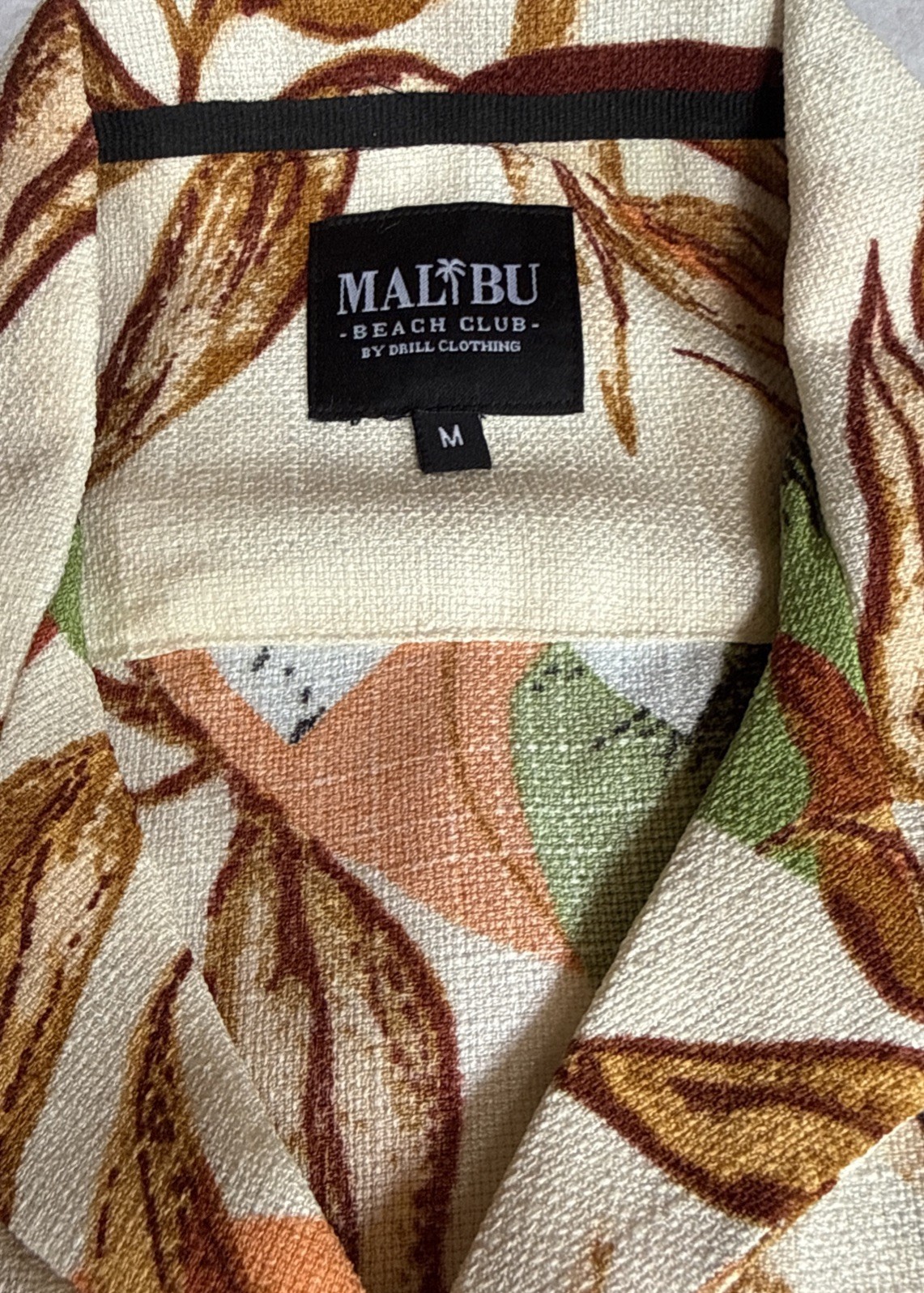 New With Tags!!Malibu Beach Club by Drill Clothing Floral Button Up Sz M