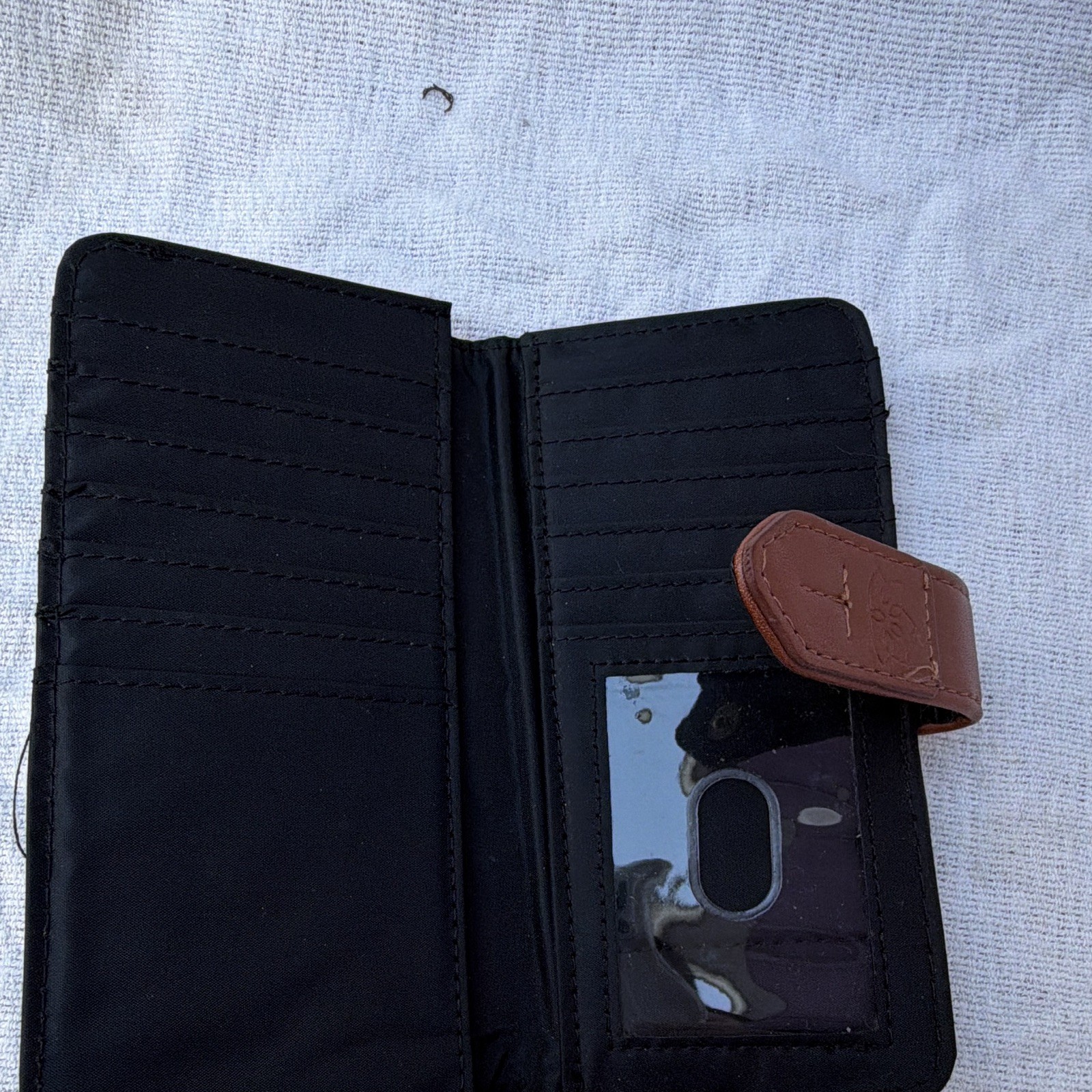 Unknown Factory Women’s Black Zip-Around Wallet Brown Snap Strap ID Window