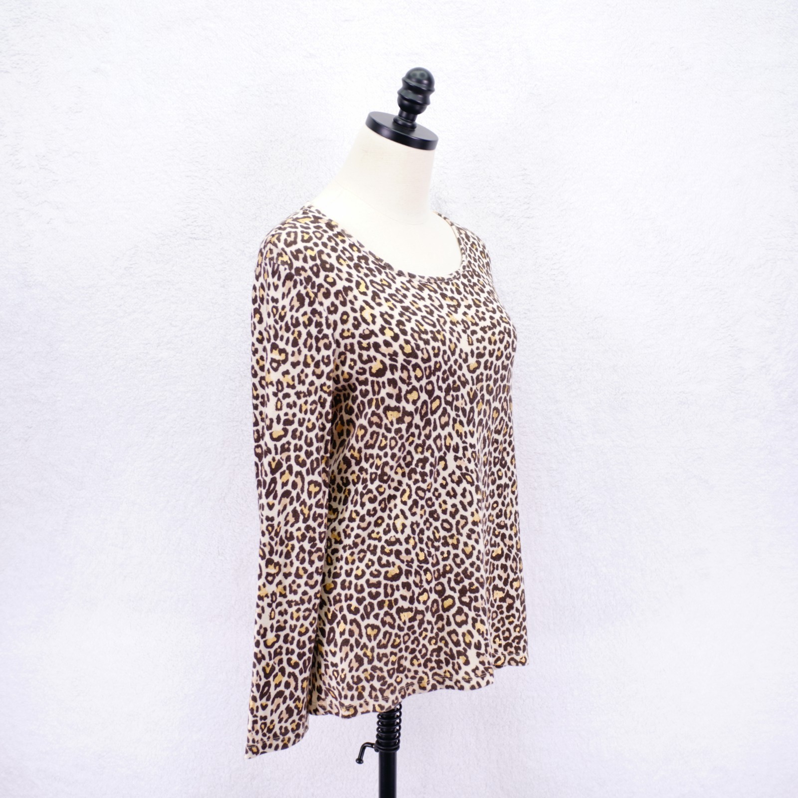 White Stag -Medium 8-10- Blouse Cotton Leopard Print Long Sleeve Top Round Neck