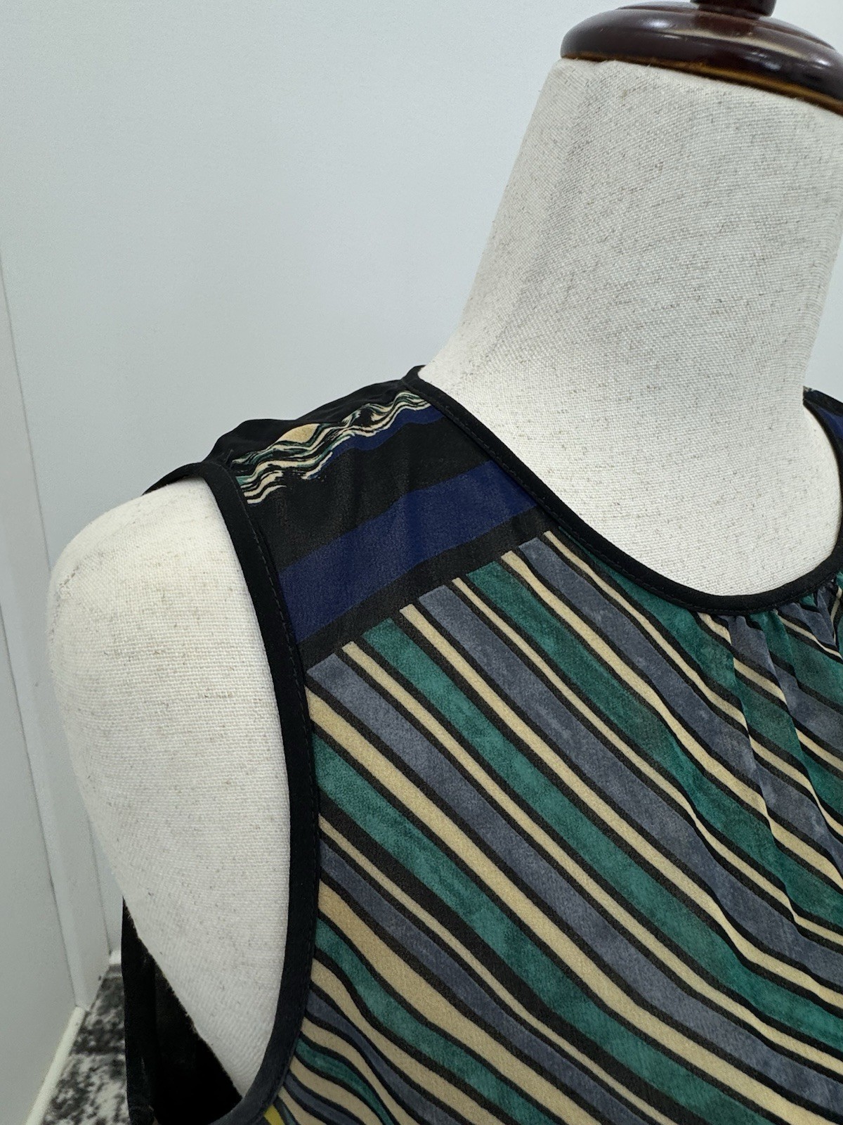 CAbi Mixed Pattern Sleeveless Top Size M