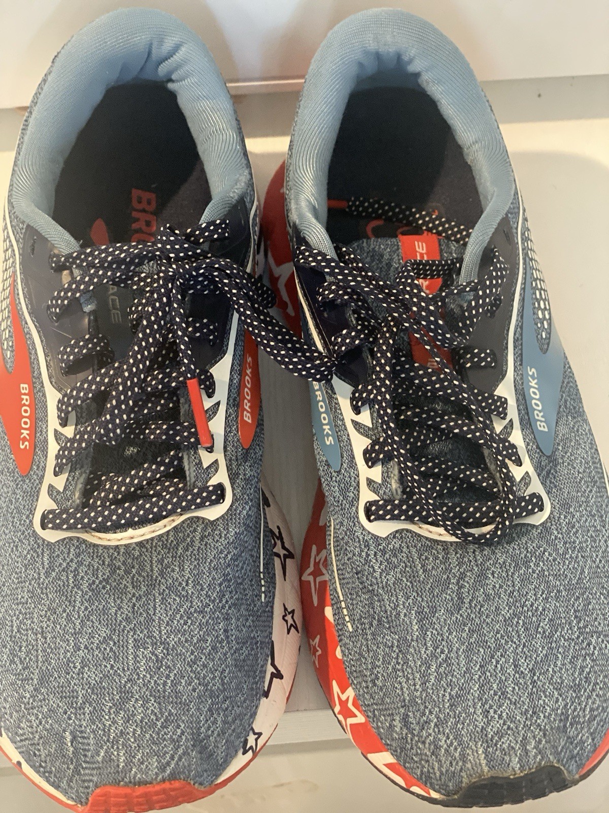 Brooks Womens Trace 2 Running Shoes Size 6.5 USA Stars Fourth Of July Americana