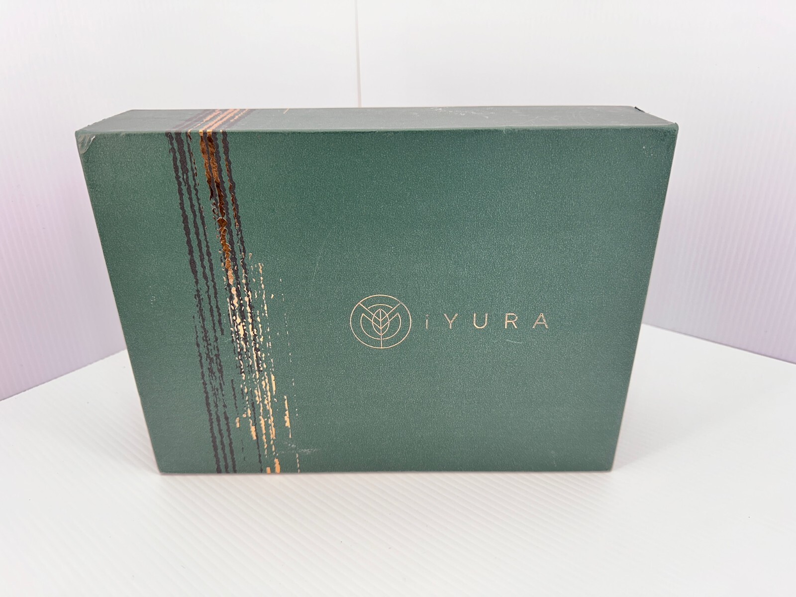 iYURA Eco Friendly Tan Gold Embroidered Baroque Leaf Fabric Frame Bag Box Set