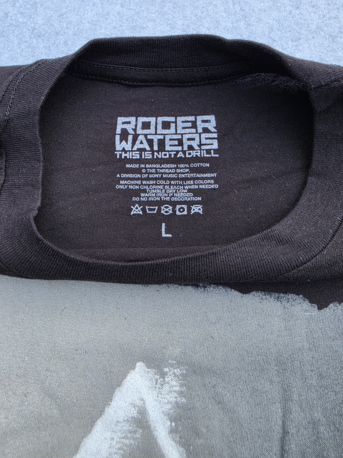 Roger Waters This Is Not A Drill 2022 Size large T Shirt NWOT