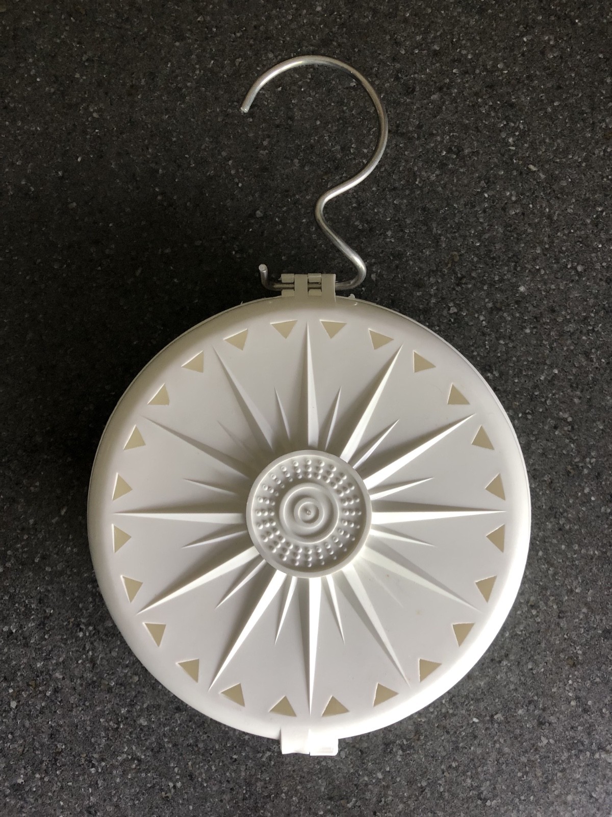 FULLER BRUSH COMPANY Closet Deodorizer HANGING MOTH BALL HOLDER Starburst GREAT!