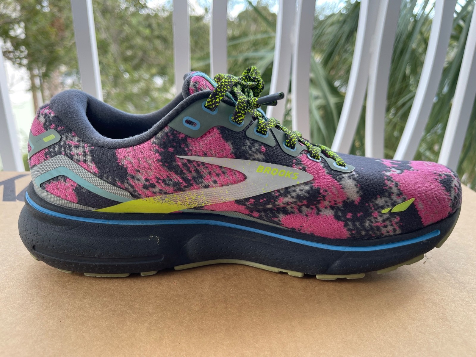 Brooks Ghost 15 Drip 2023 Women’s Size 9 B Pink Gray Running Shoes 1203801B479