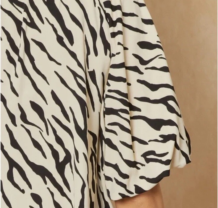 Entro Zebra Print Blouse Puff Short Sleeves Women’s Size 2X Drawstring Neck