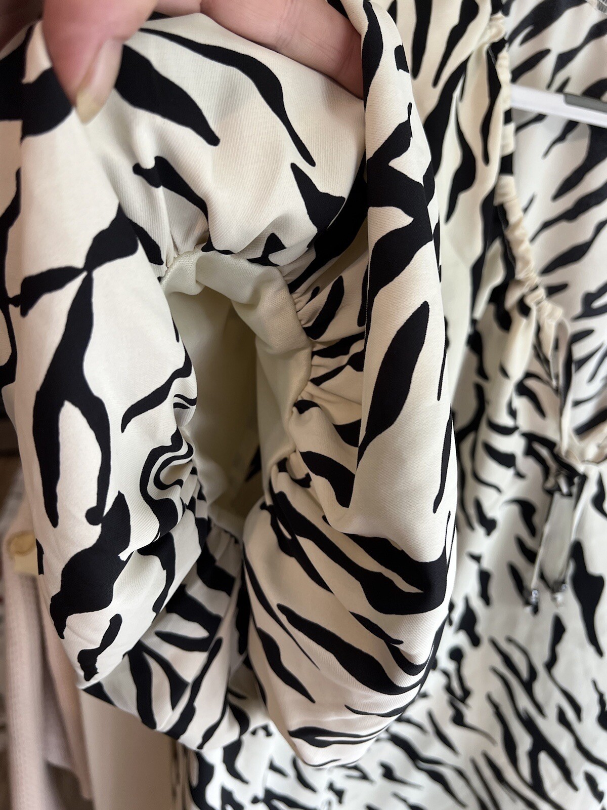 Entro Zebra Print Blouse Puff Short Sleeves Women’s Size 2X Drawstring Neck