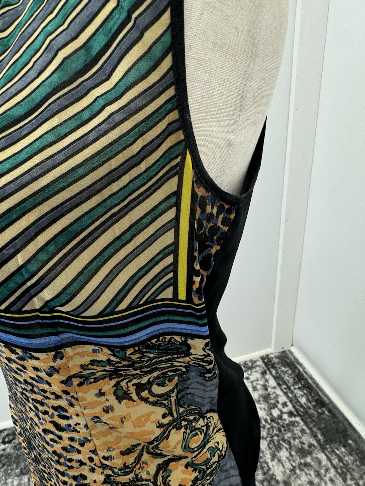 CAbi Mixed Pattern Sleeveless Top Size M