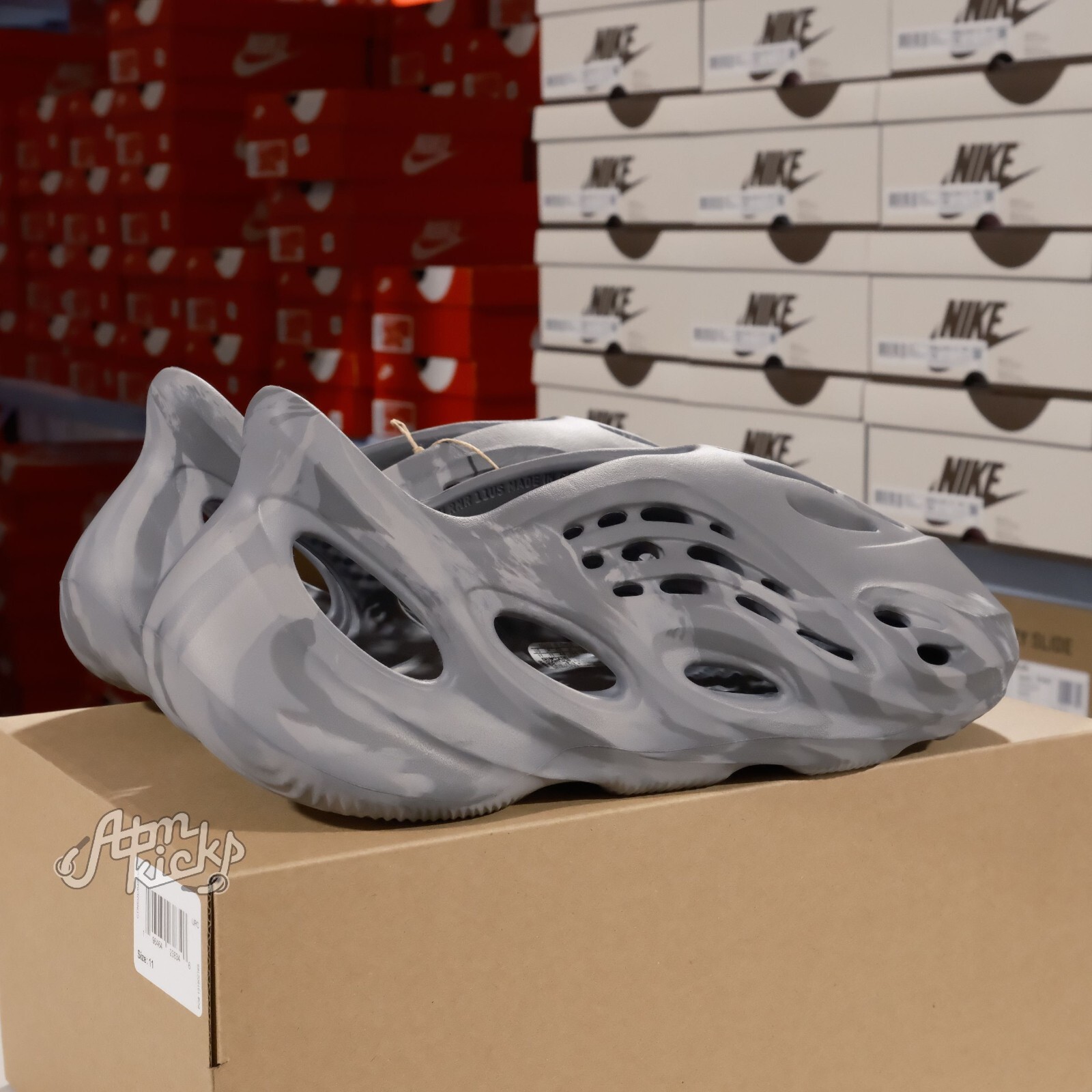 *Expedited shipping*SALE* Adidas Yeezy Foam RNR MX Granite IE4931 Men’s