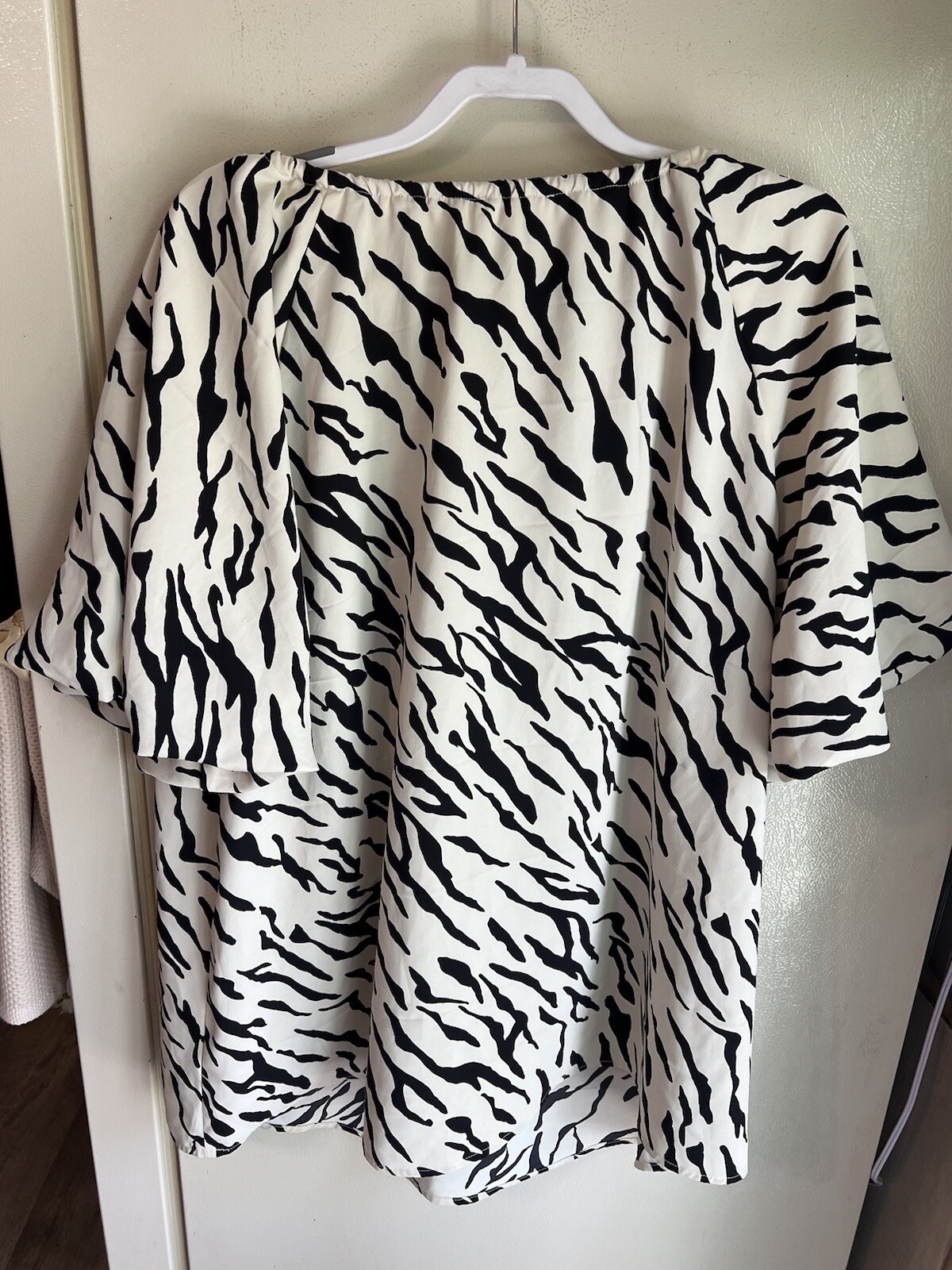 Entro Zebra Print Blouse Puff Short Sleeves Women’s Size 2X Drawstring Neck
