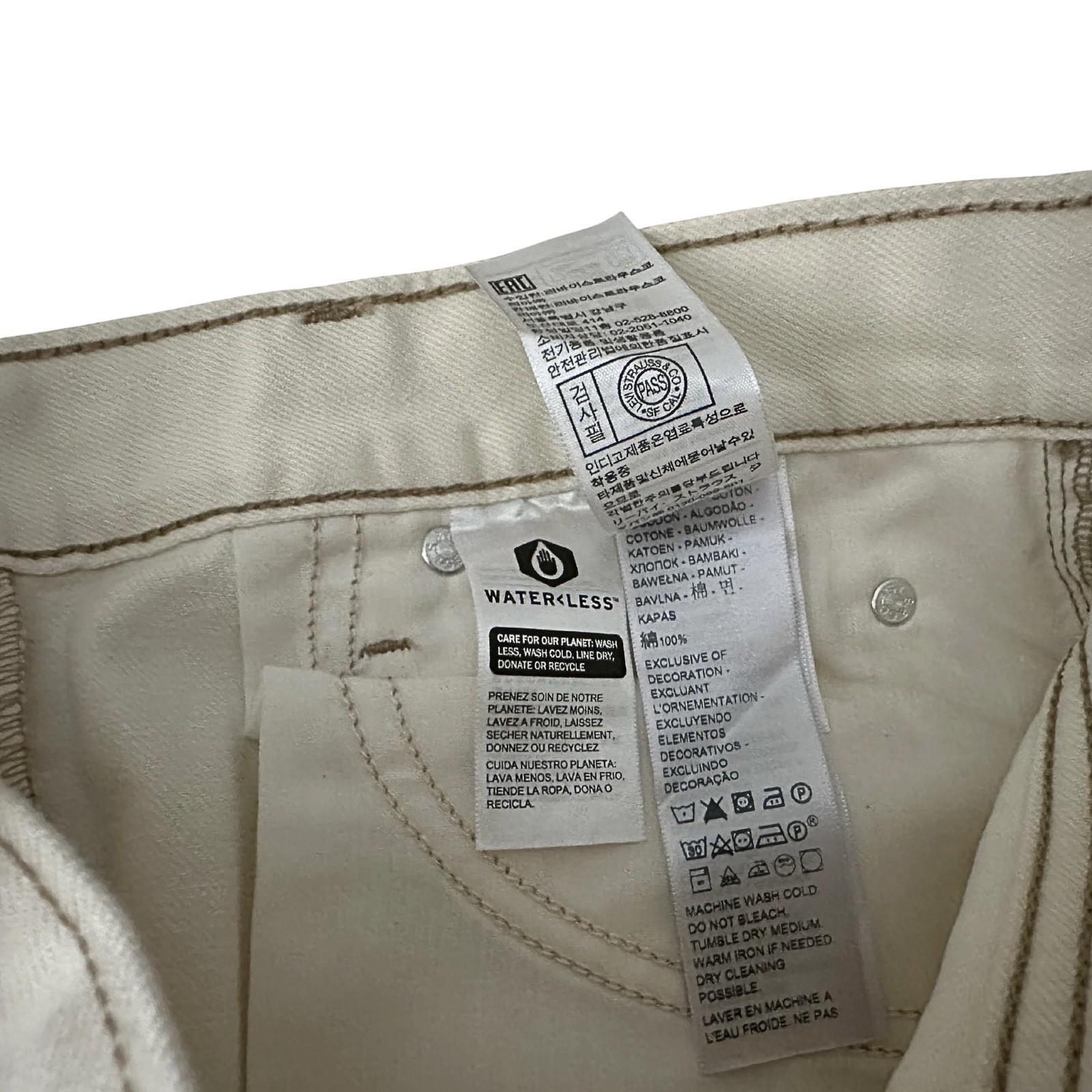 New Levis Premium 70s Ultra High Rise Flare Jeans Womens Cream White Ecru 29×32
