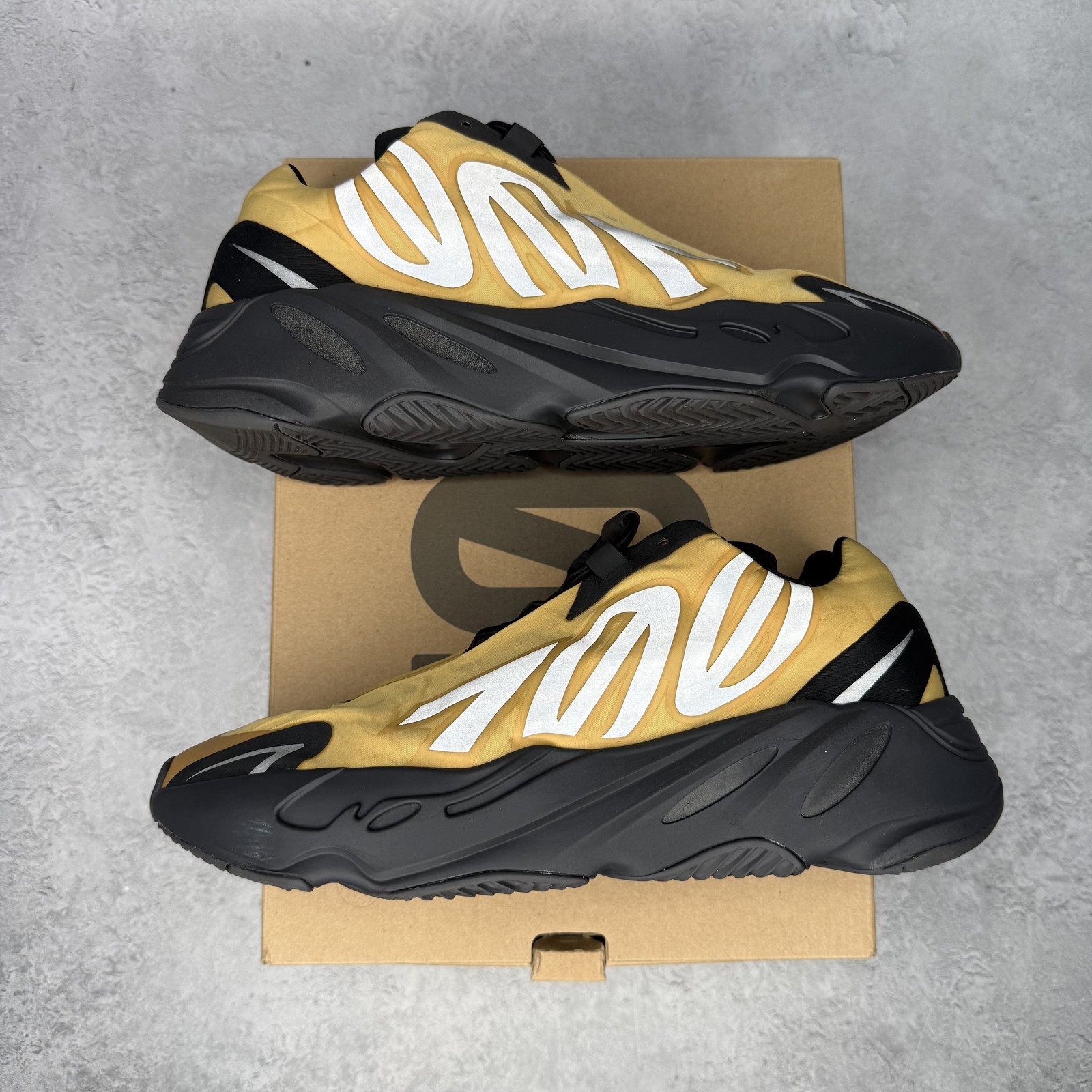 9M/10.5Wadidas Yeezy Boost 700 MNVN Honey Flux *pre-owned* SIZE 9GZ0717Pre-Owned