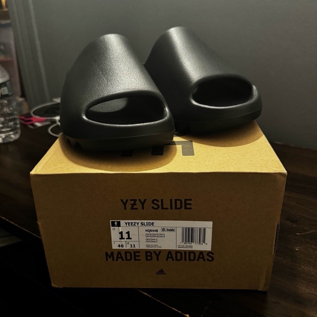 adidas Yeezy Slide Black Rubber Slip-On Sandal Men’s US 11 EU 46 HQ6448