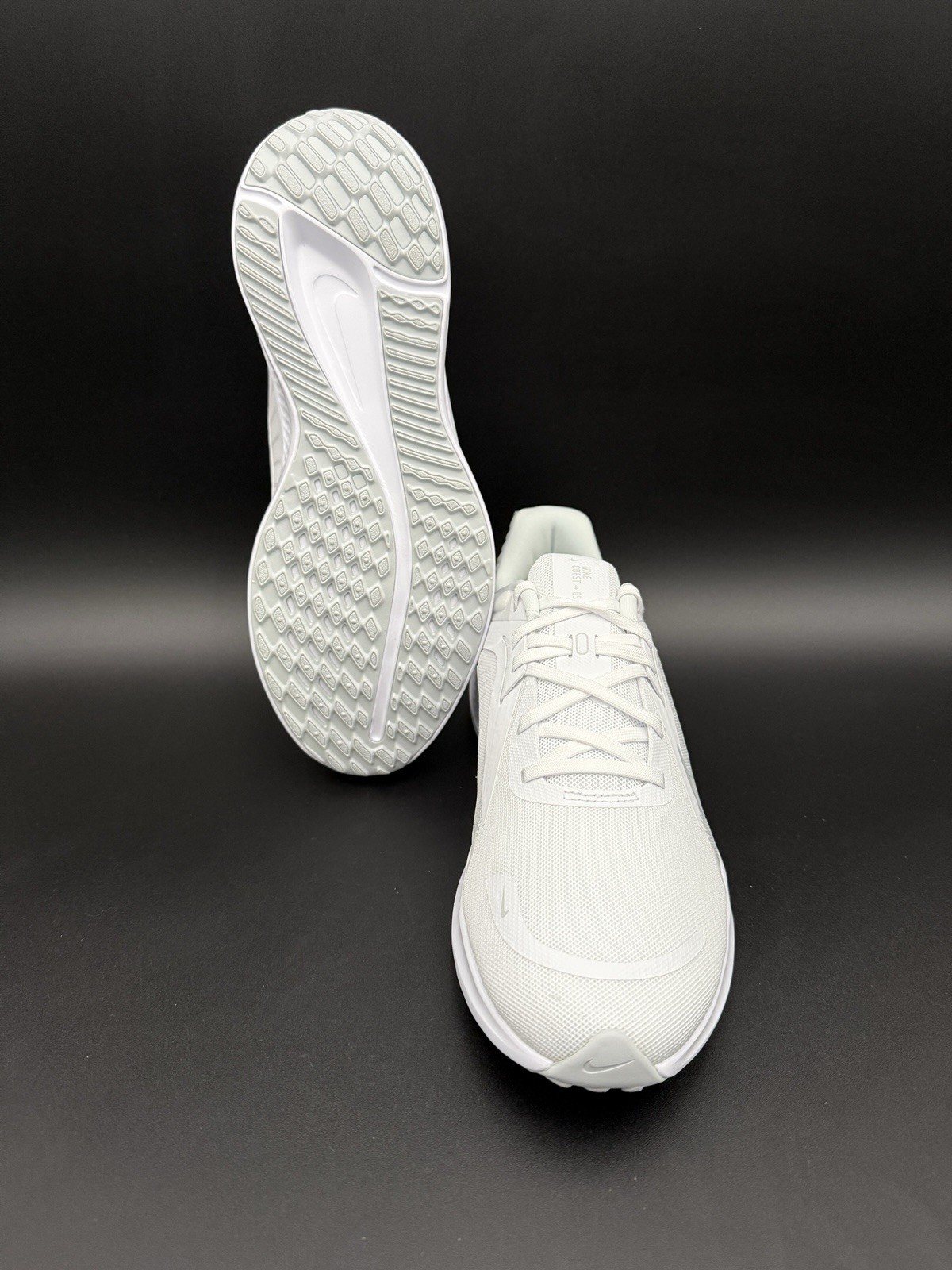 Nike Quest 5 Triple White Gray Athletic Running Sneakers DD0204-100 Men Size