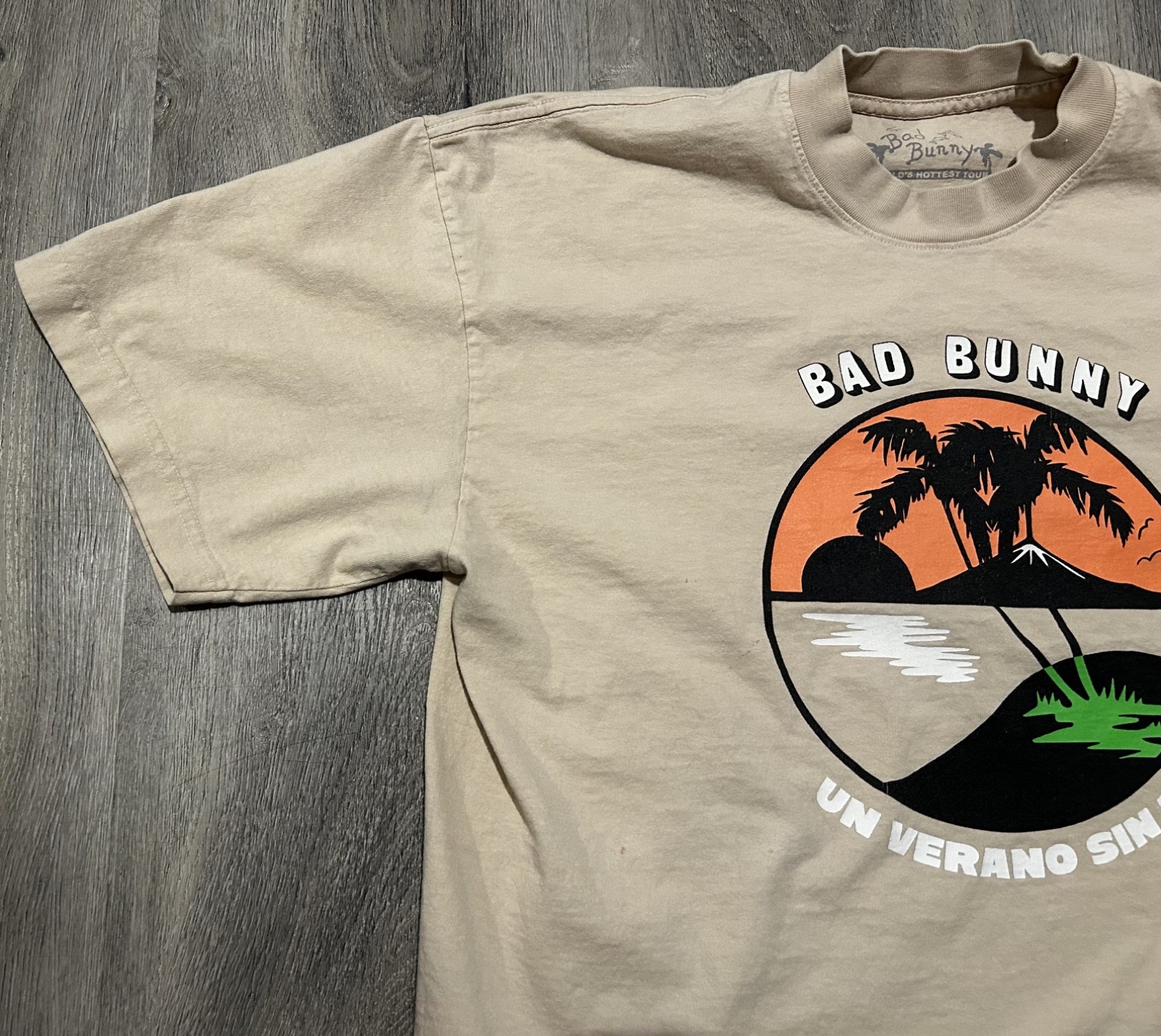2022 Bad Bunny World’s Hottest Tour Merch ‘Un Verano Sin Ti’ Graphic T-Shirt