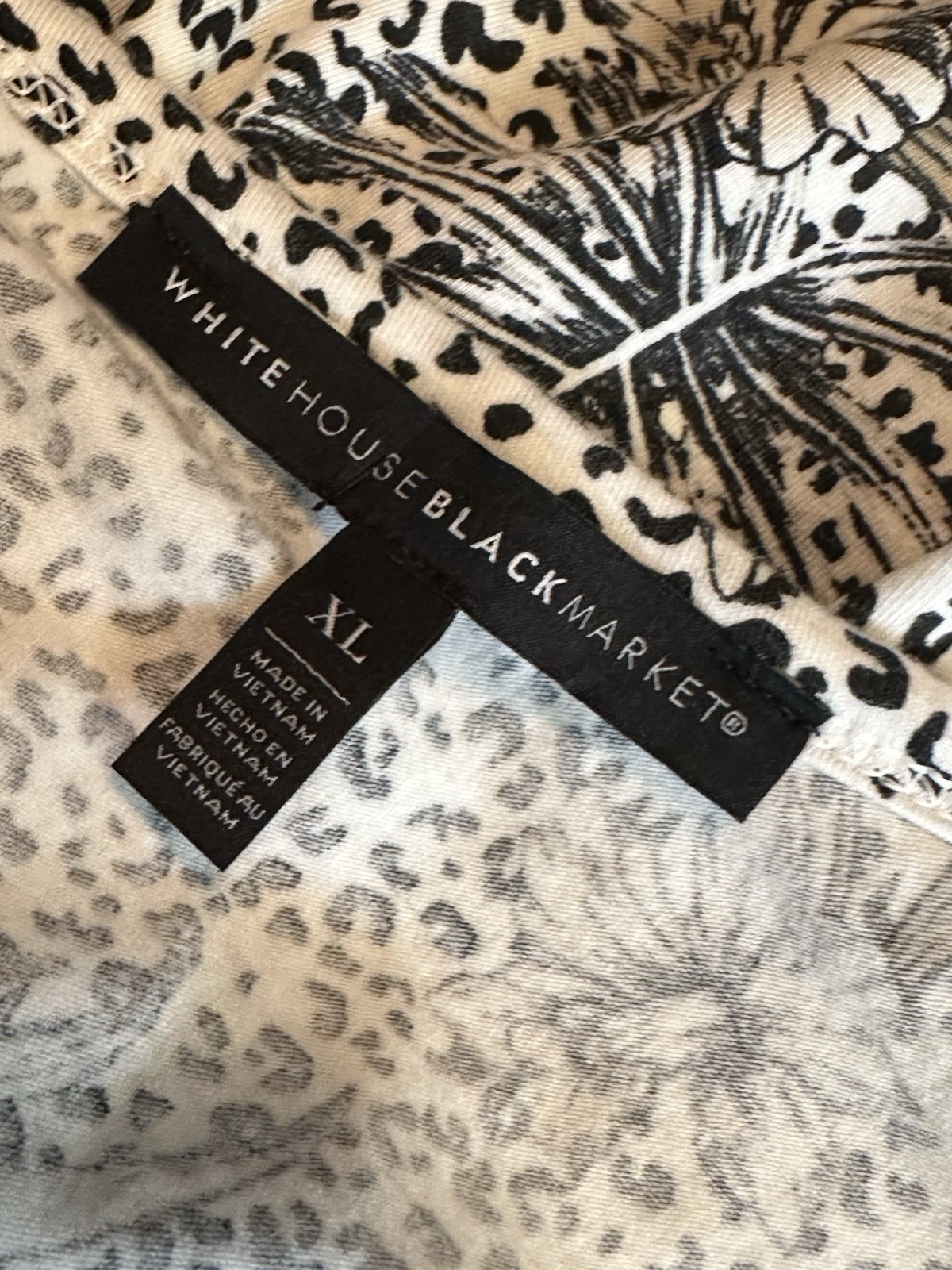 White House Black Market V Neck Short Flutter Sleeve Floral Animal Print Top XL