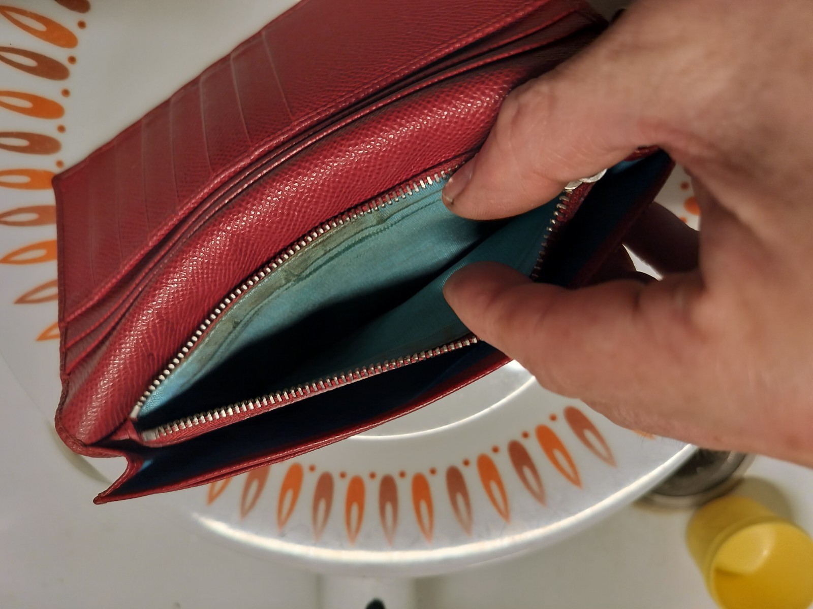 BVLGARI Red Leather Authentic Circle Logo Bi-fold Long Wallet W18×H11cm/4″X7″