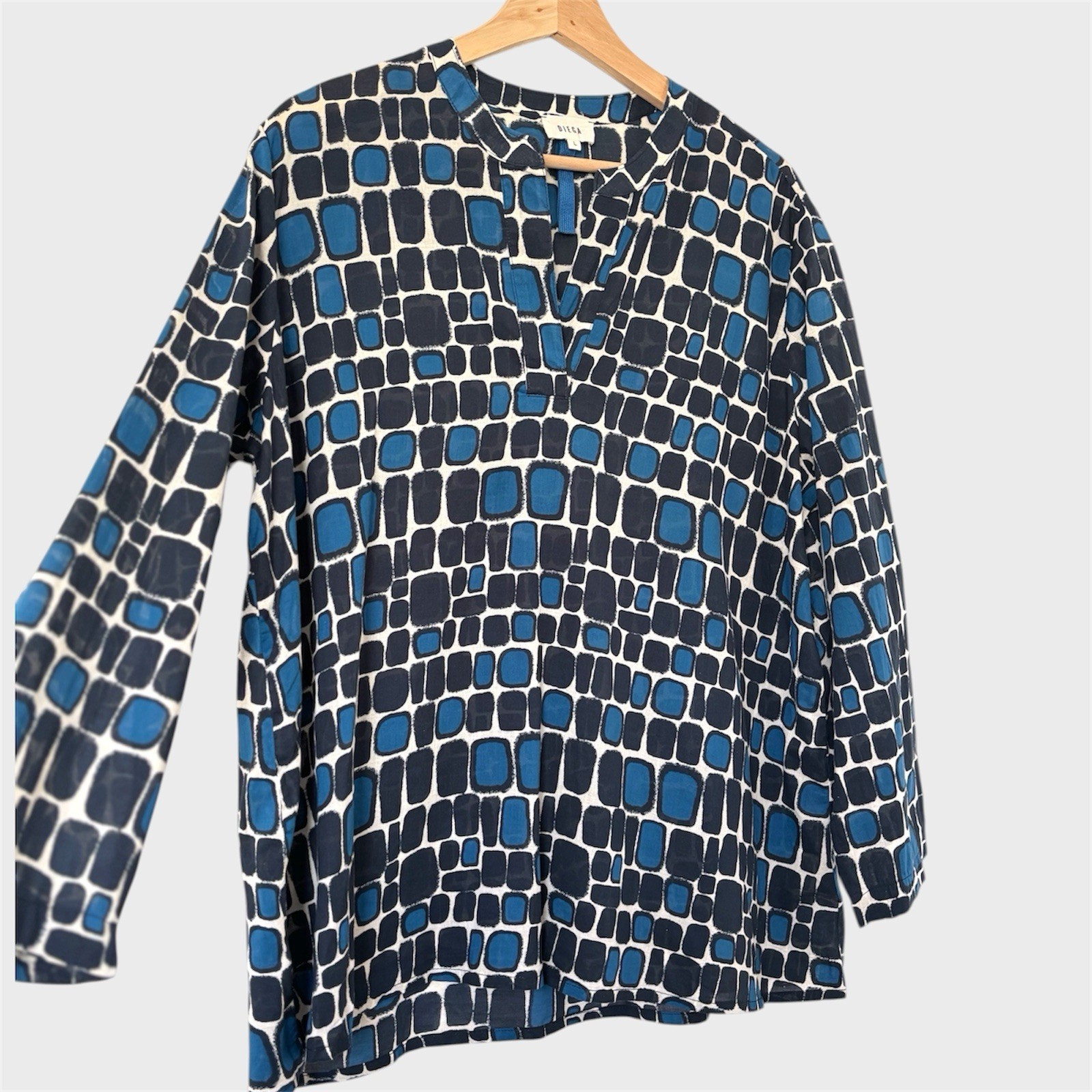 Diega Blue Navy White Patterned Light Cotton Blouse Top V Neck L