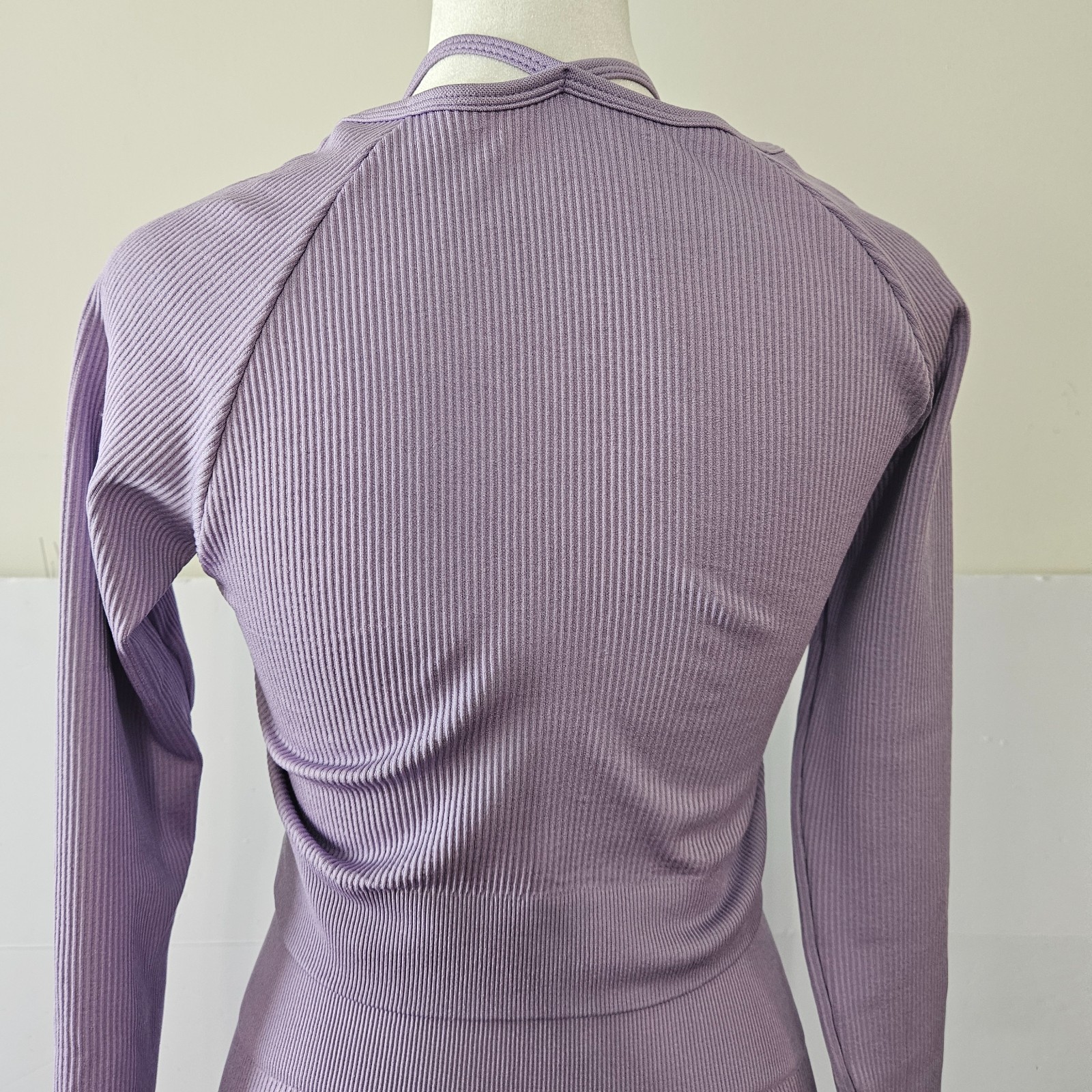 2-Piece Spandex Size OS Light Purple Ribbed Long-Sleeved Crop Top and Matching L