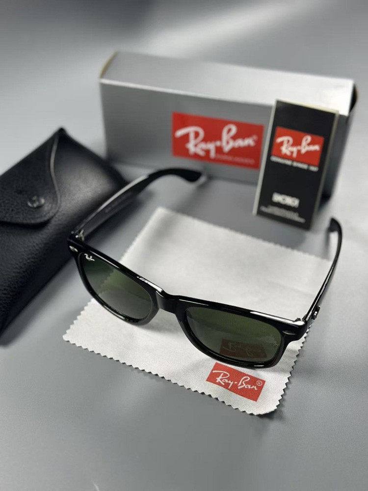 Ray-Ban Wayfarer Black Sunglasses G-15 Green Lenses + Case, Cloth, Manual & Box