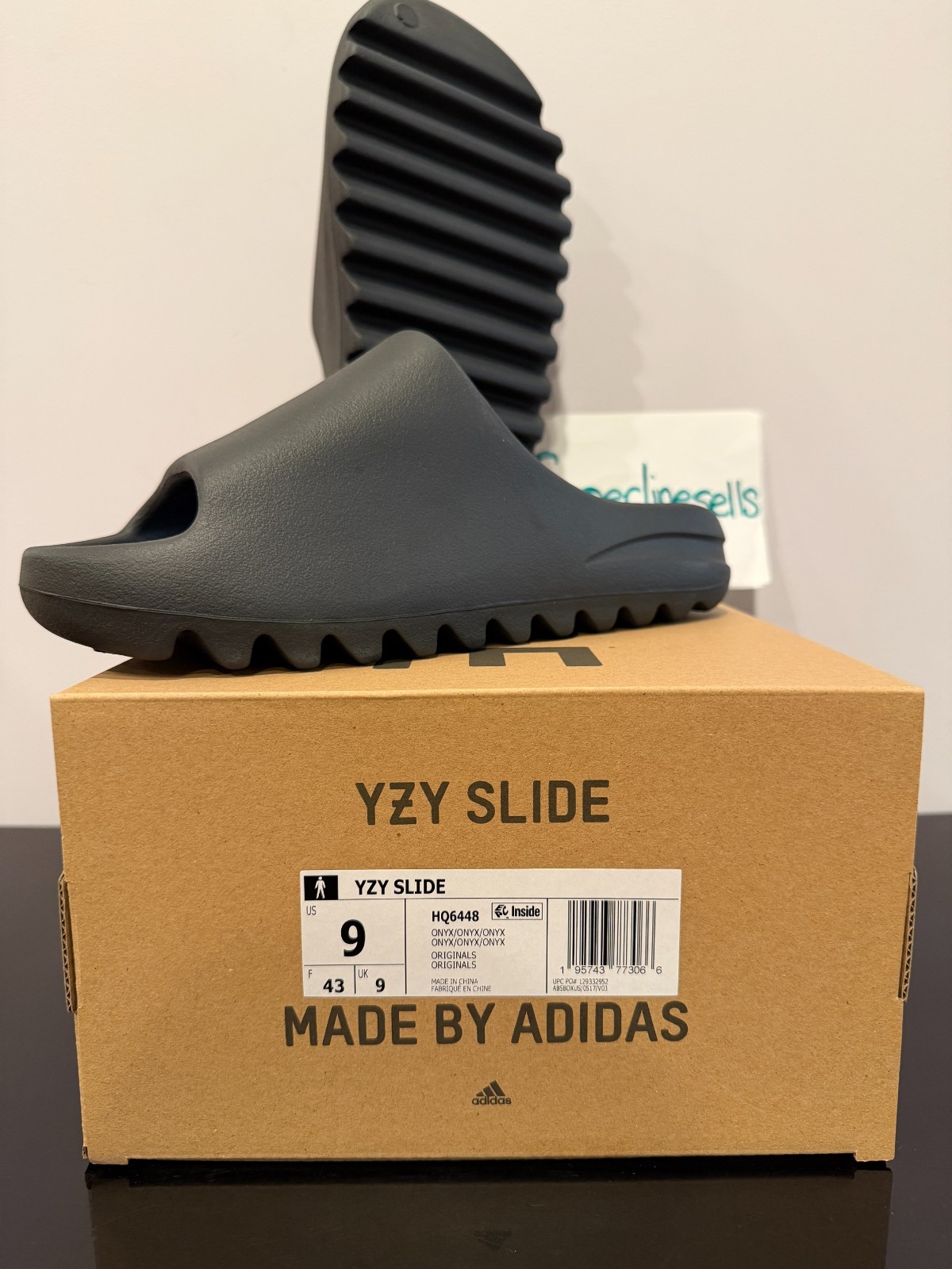 Adidas Yeezy Slide Onyx Size 9 (100% Authentic) HQ6448