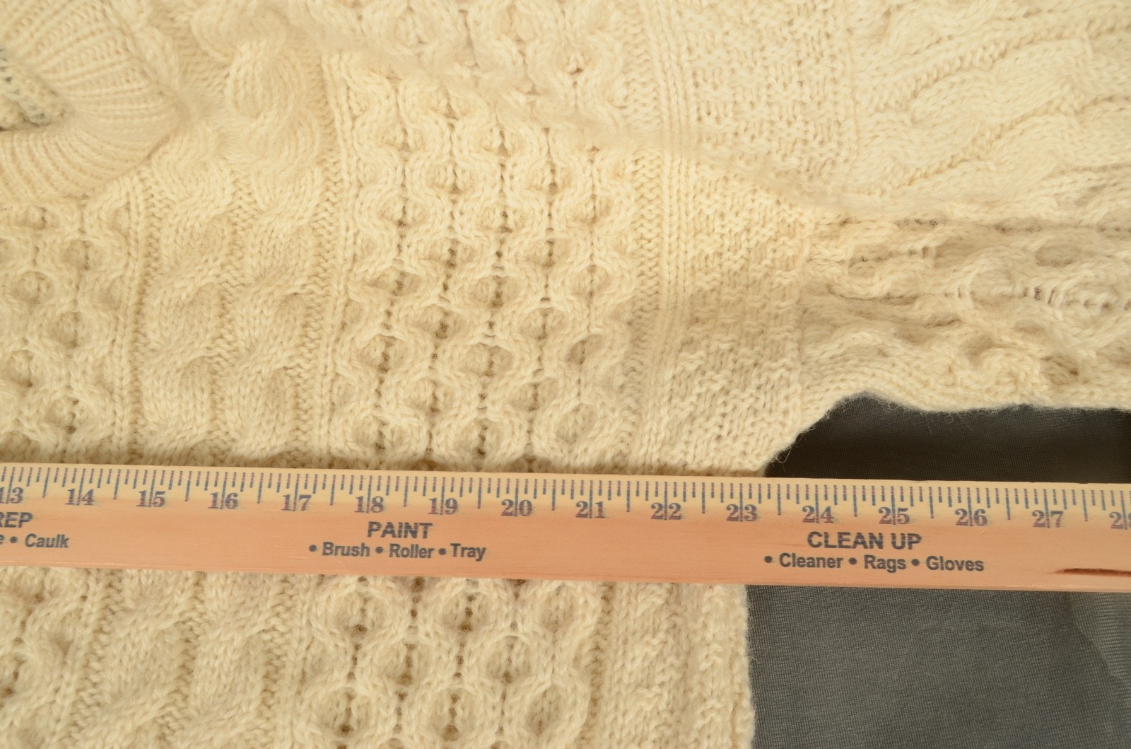 Gaeltarra Cable Knit Fisherman Sweater Size MEDIUM Cream 100% Wool Chunky Knit