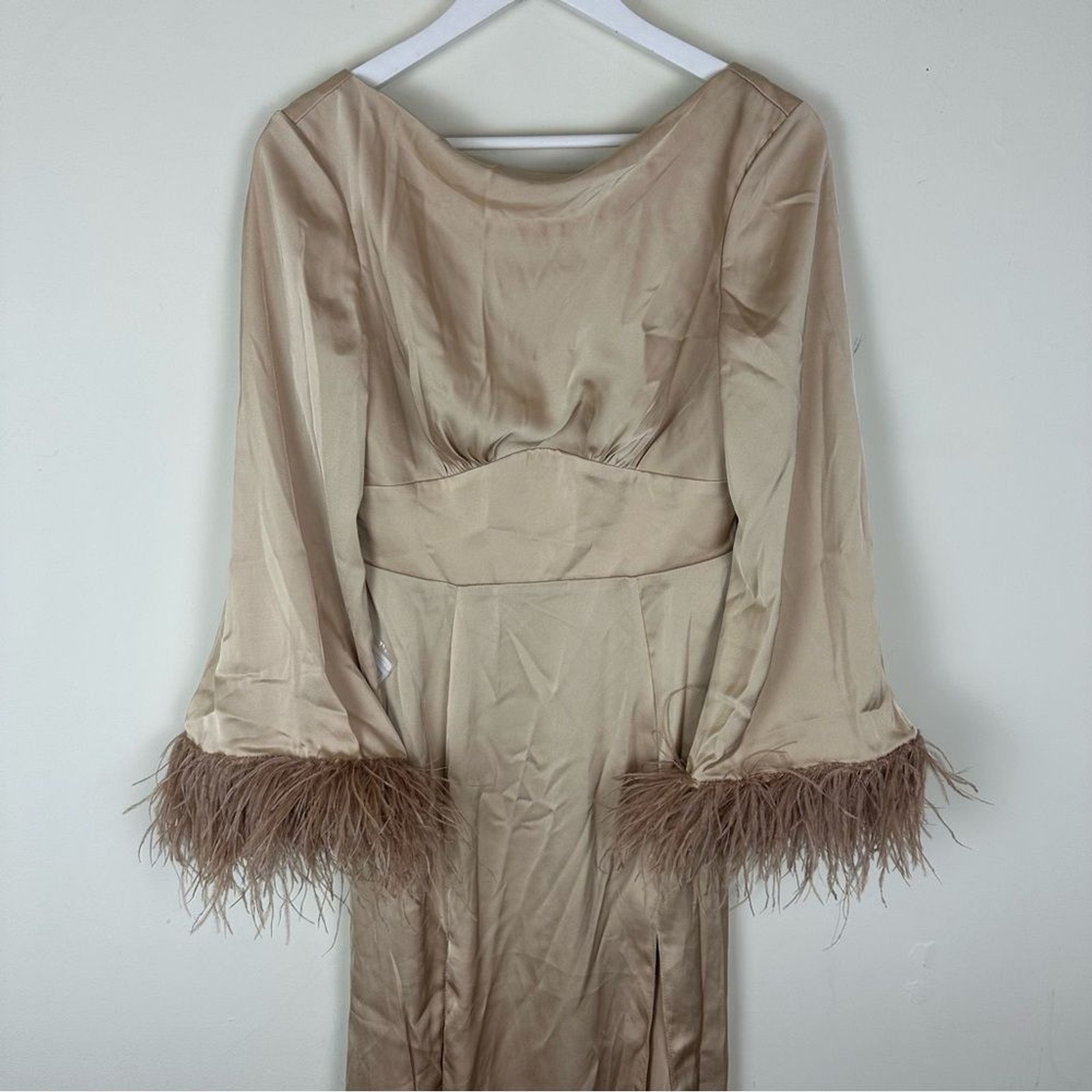 NWT Azazie Aubrey Gold Champagne Midi Dress With Feathers