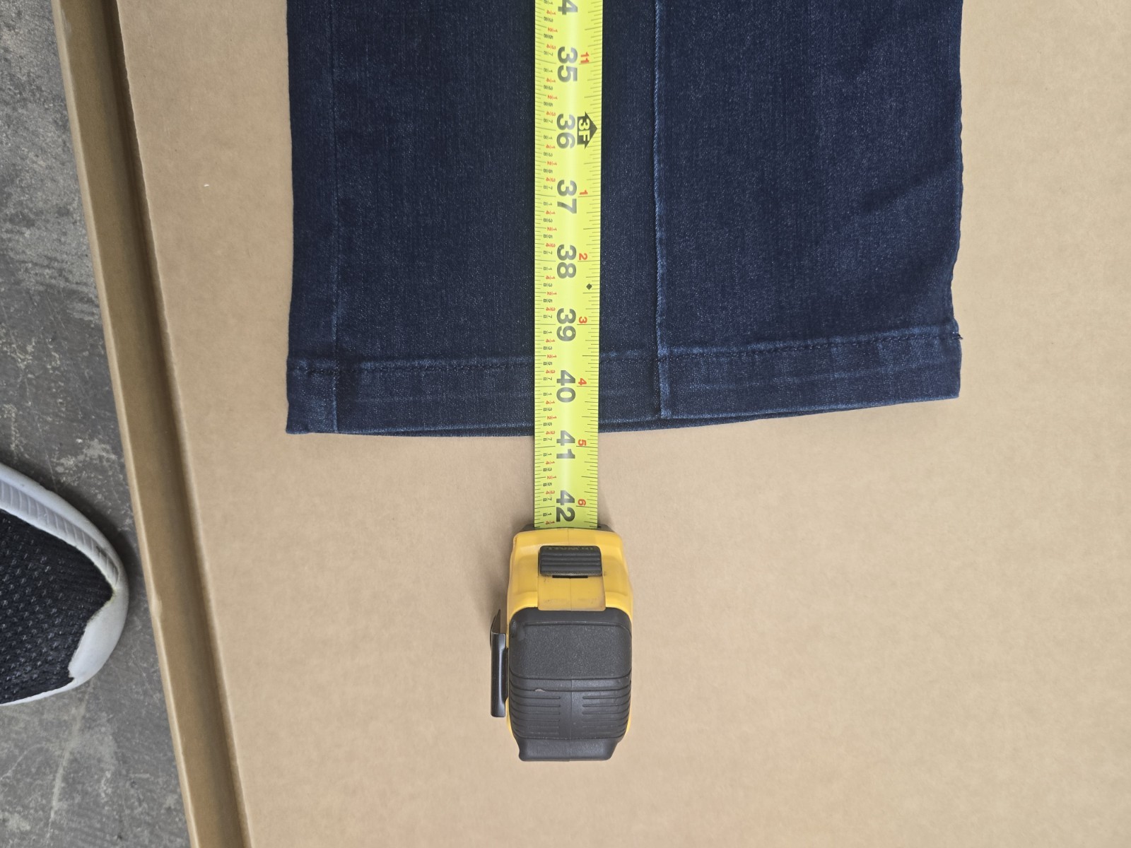 Beautiful by Lawrence Zarian Women’s Straight Mid Rise Dark Wash Blue 5-Pocket