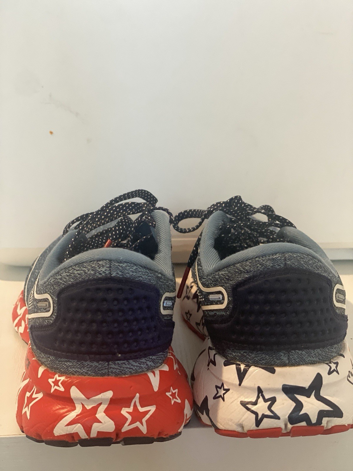 Brooks Womens Trace 2 Running Shoes Size 6.5 USA Stars Fourth Of July Americana