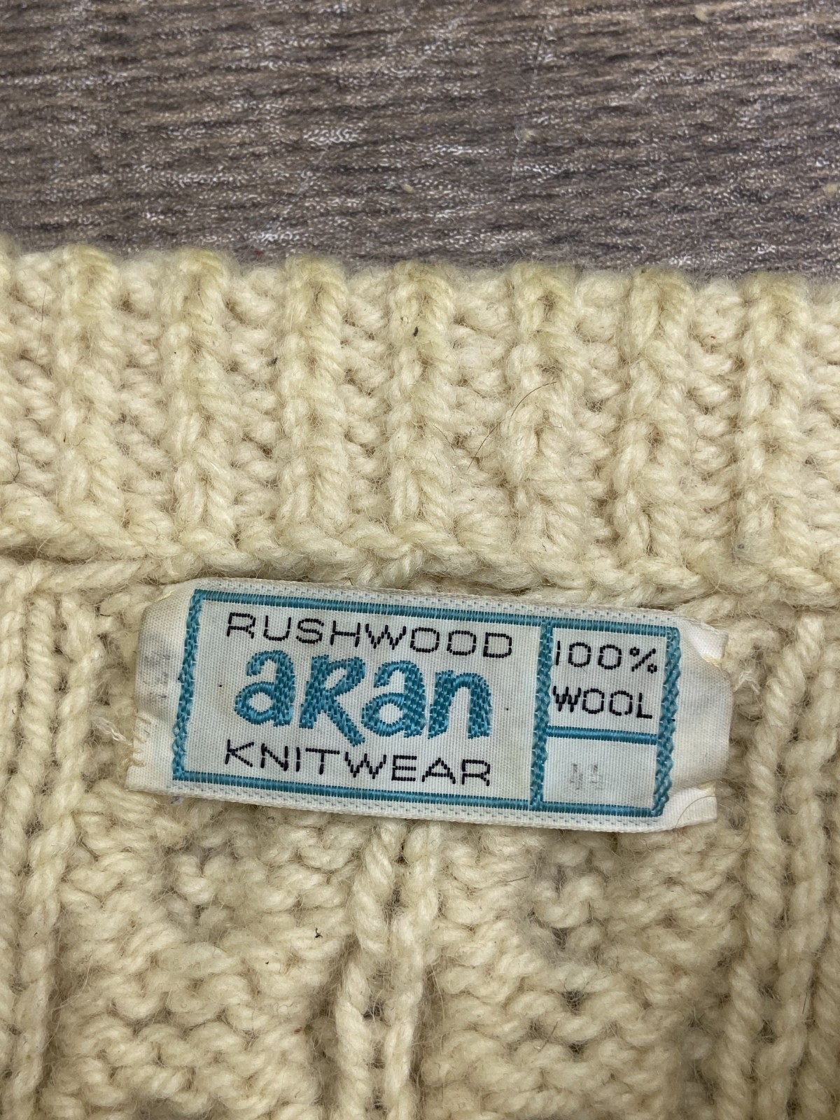 VTG Aran Ireland Men’s L Wool Chunky Fisherman Knit Crewneck Sweater Cable Beige