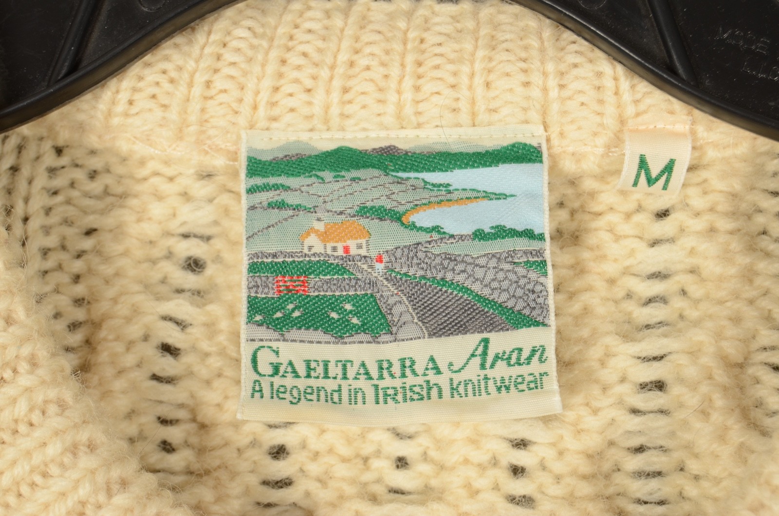 Gaeltarra Cable Knit Fisherman Sweater Size MEDIUM Cream 100% Wool Chunky Knit
