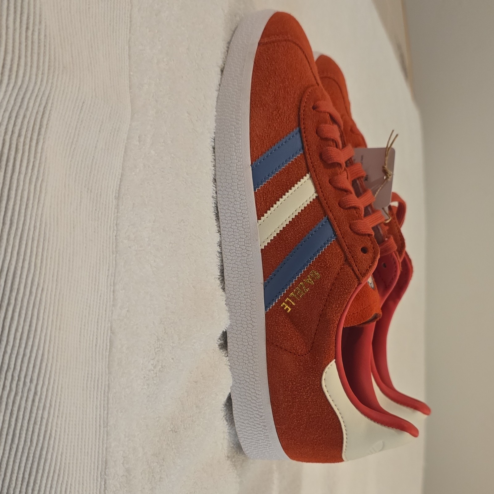 adidas Gazelle Men’s Low Top Suede Lace-Up Sneakers Red/Blue/White