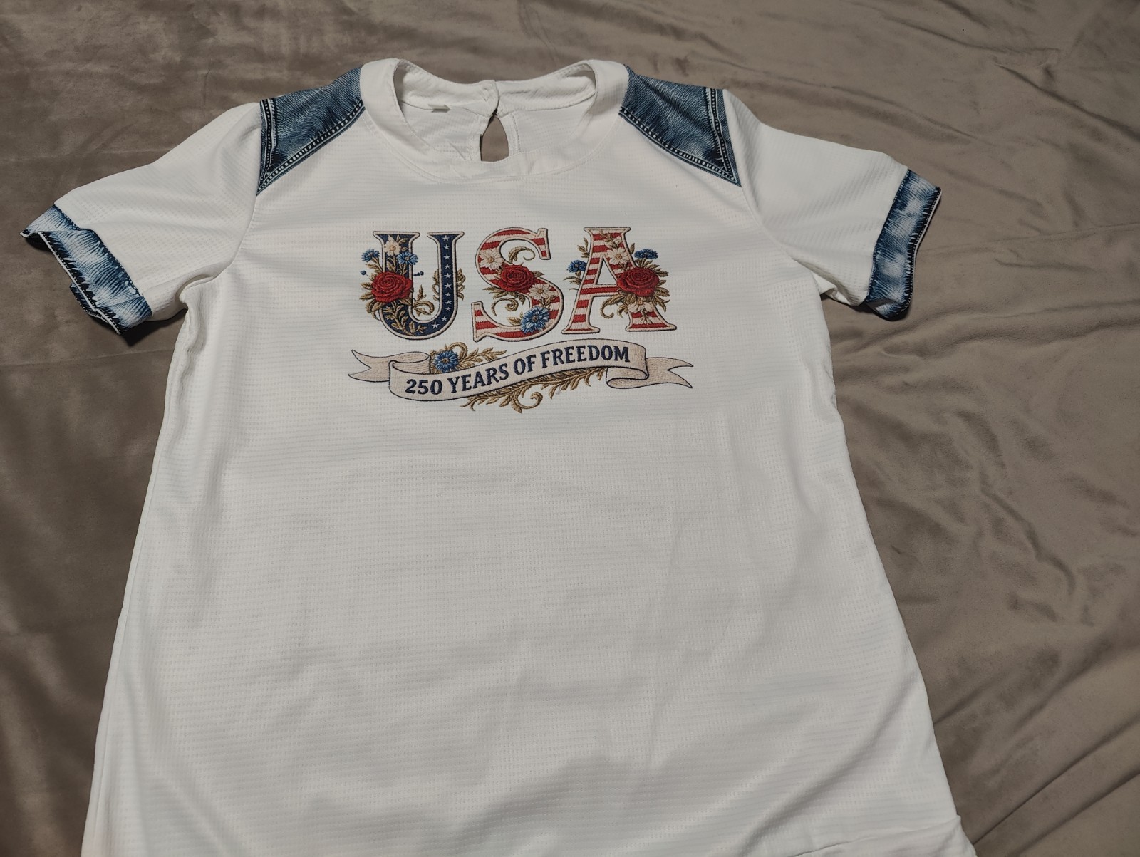 Women’s White/Blue USA 250 Years of Freedom Graphic Print Crew Neck T-Shirt M