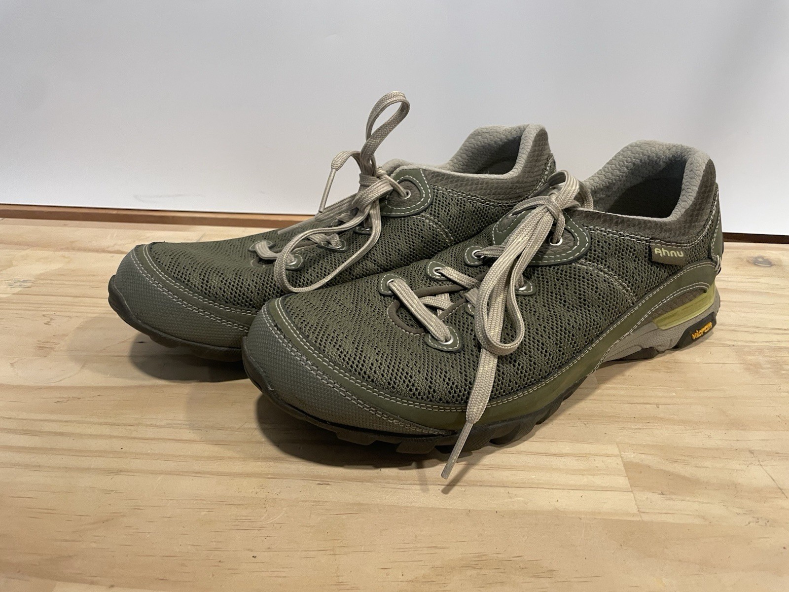 AHNU SUGARPINE II AIR MESH GREEN HIKING WALKING SHOES US 10.5 / EU 41.5 / UK 8.5