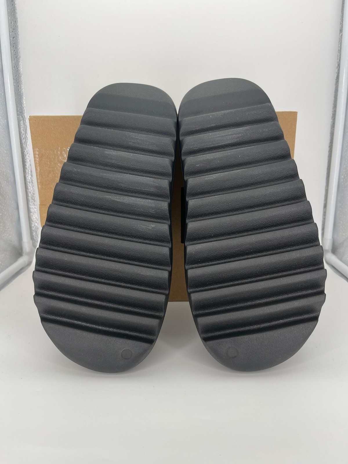 Adidas Yeezy Shoes Mens Size 10 Slide Sandals Onyx HQ6448 New With Box