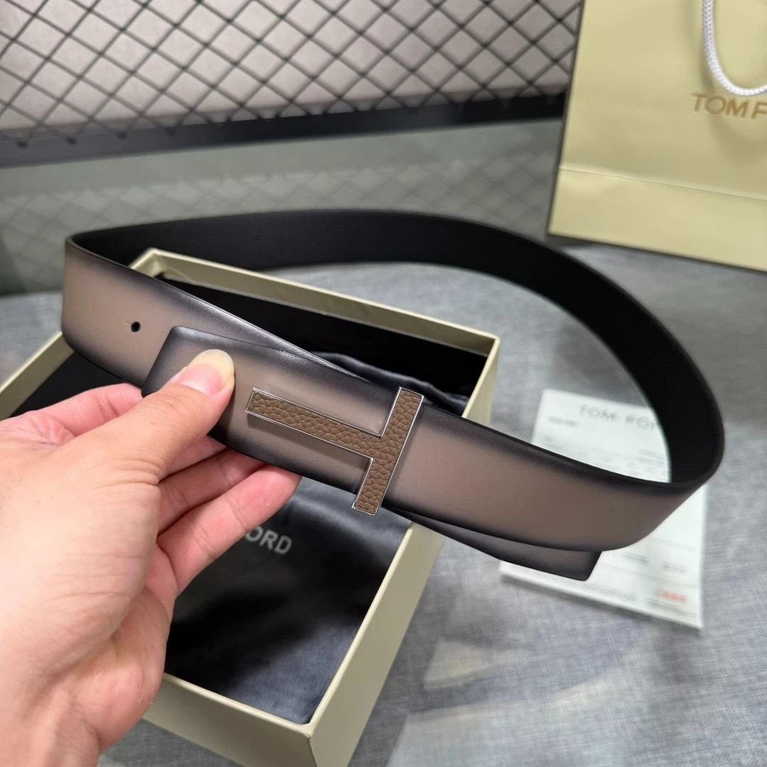 TOM FORD 38mm Gray/Black Reversible Leather Belt New