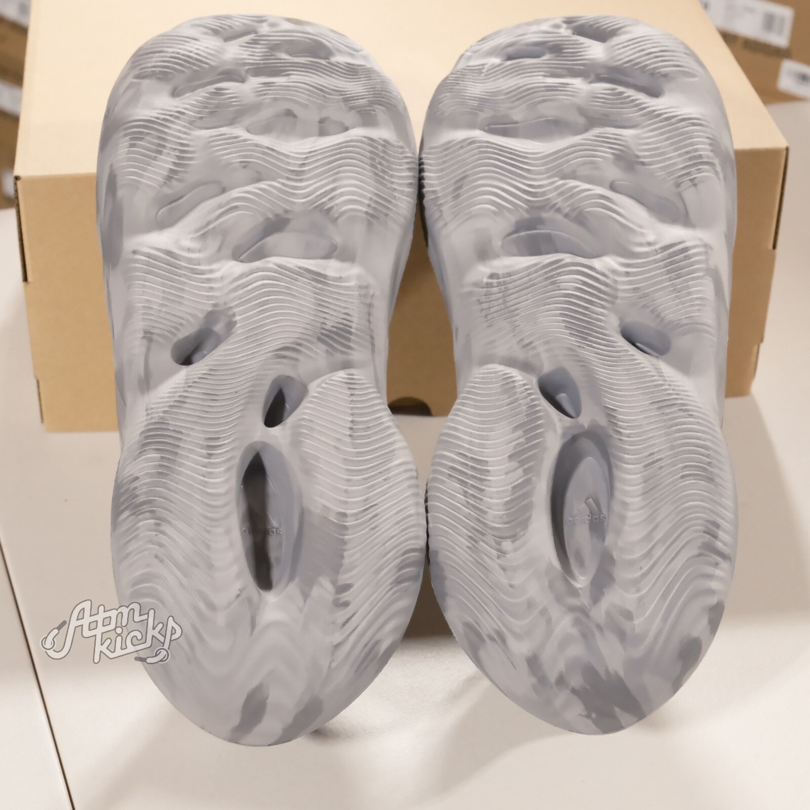 *Expedited shipping*SALE* Adidas Yeezy Foam RNR MX Granite IE4931 Men’s