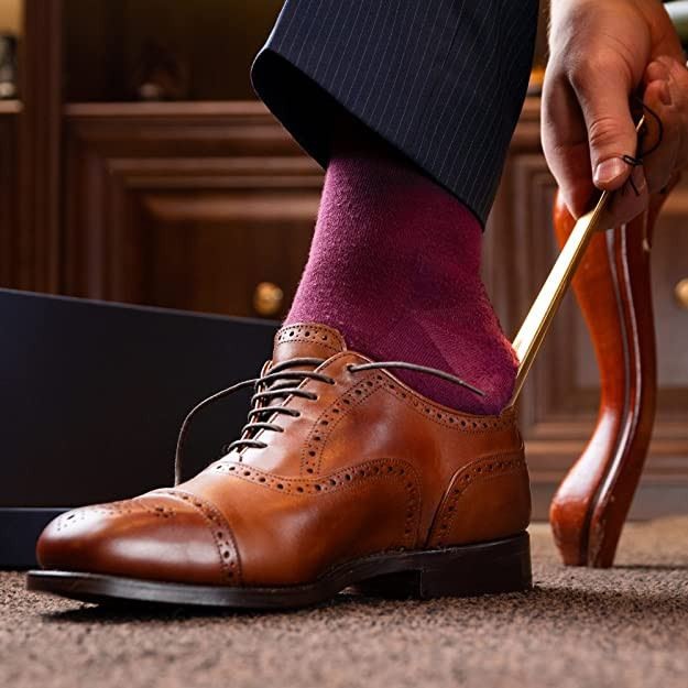 Moneysworth & Best – Shoe Horn, Assorted Colours, 10″