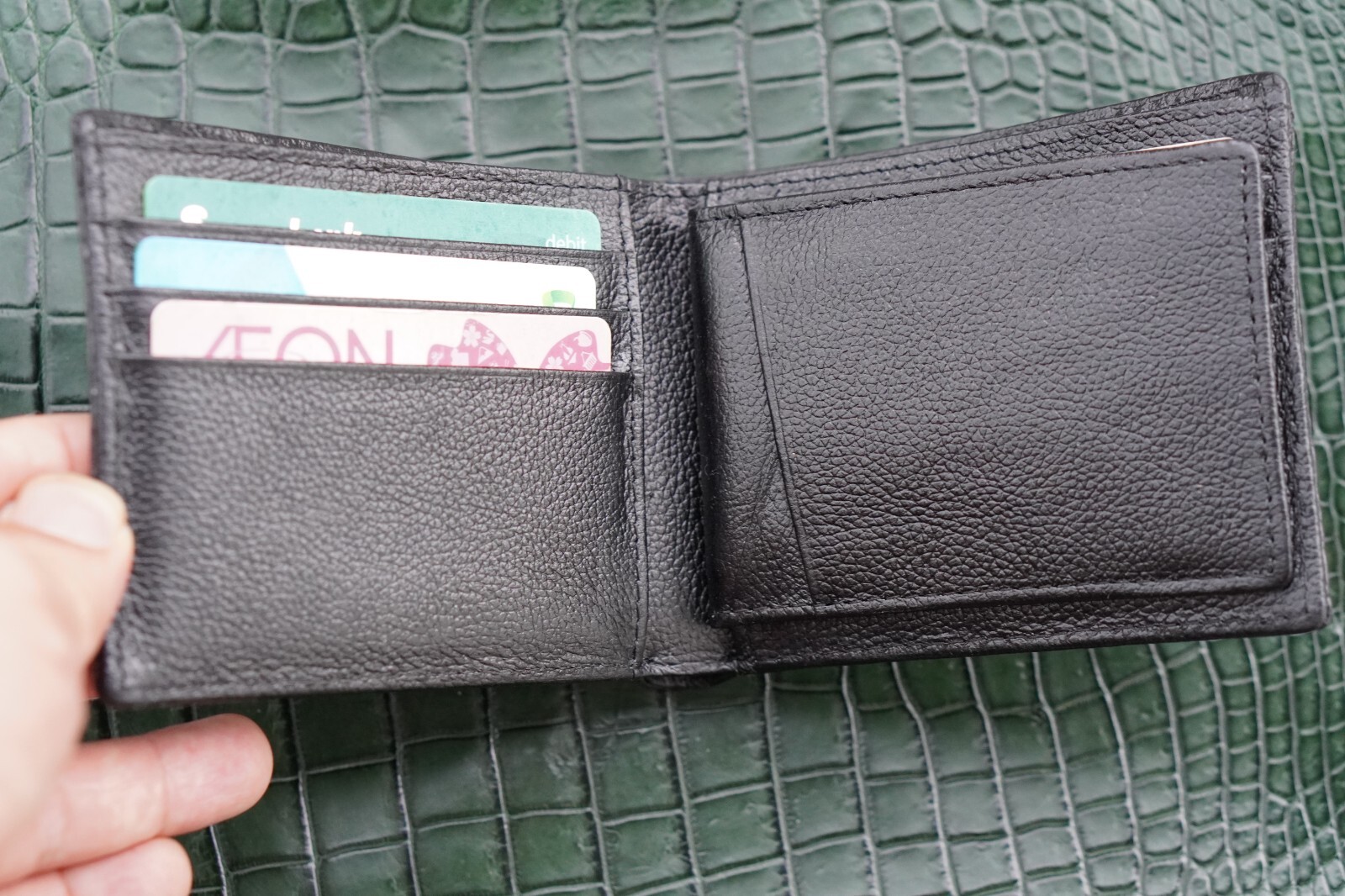 Black Genuine Crocodile Hornback Leather Skin MEN’S BIFOLD Wallet #E47