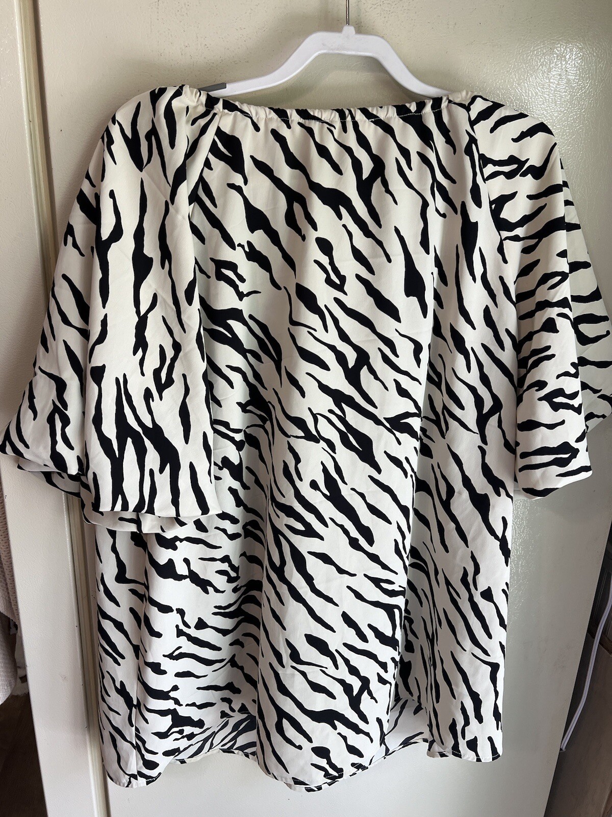 Entro Zebra Print Blouse Puff Short Sleeves Women’s Size 2X Drawstring Neck
