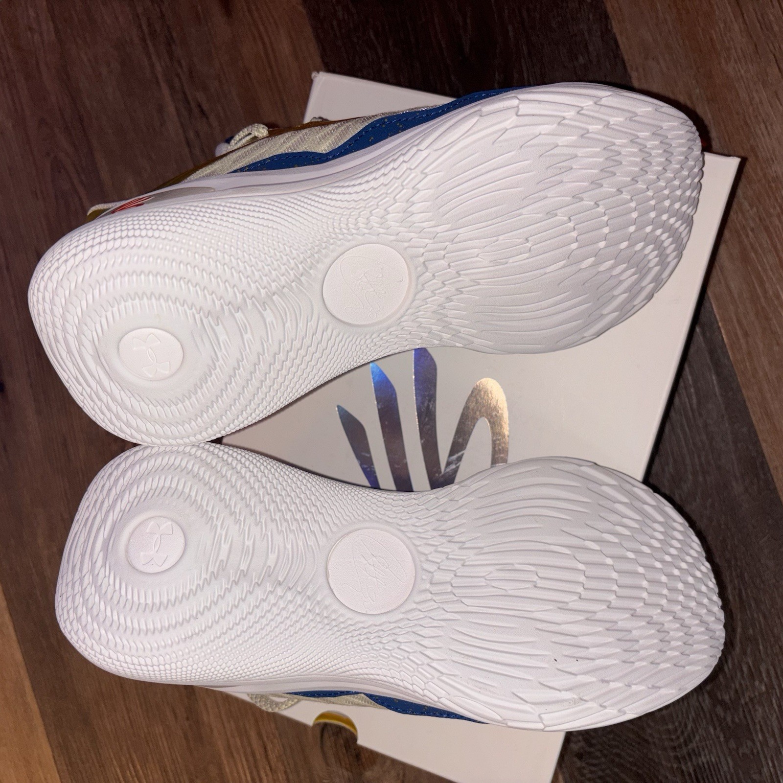 Under Armour GS Curry 11 CM Basketball Gold Blue Size 7Y
