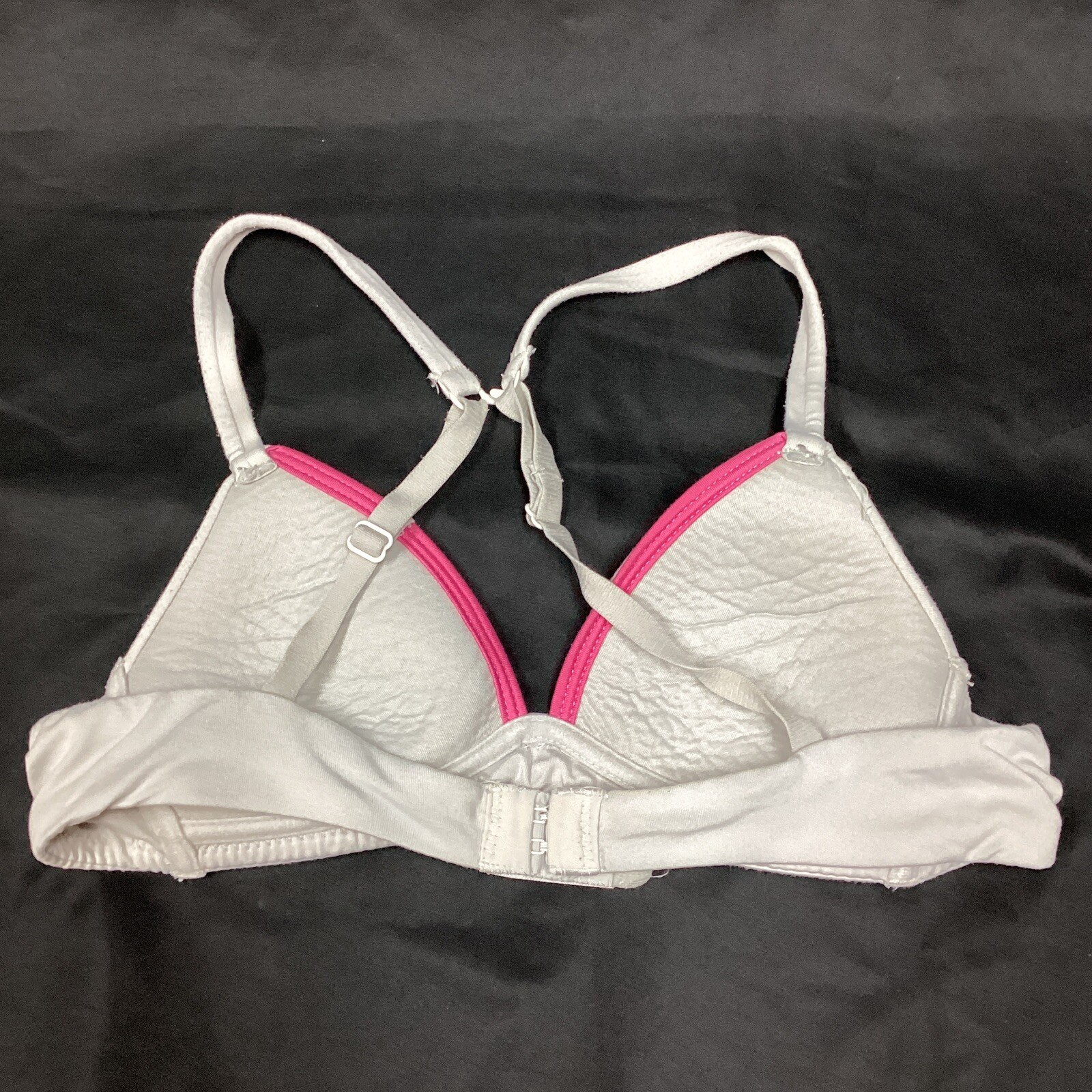 Delta Bra Smooth Cup Wireless 32A Gray Triangle Cups